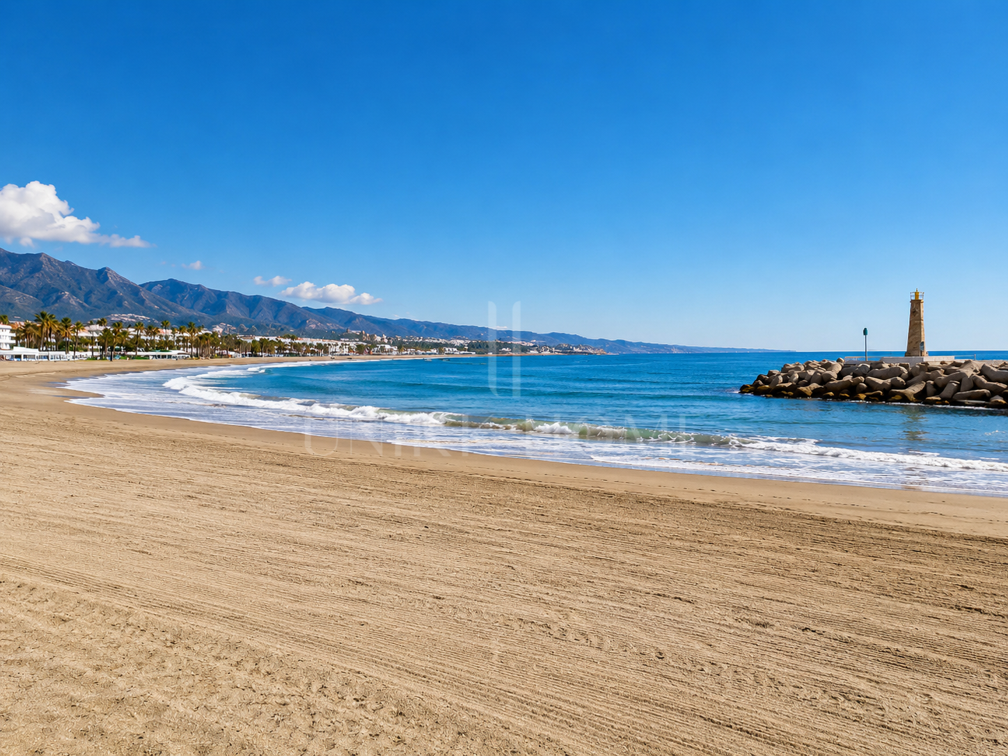 Seafront Apartment with Sea Views in the Heart of Puerto Banús