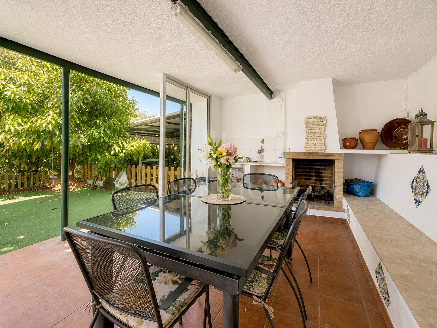 Finca Legalizada con Casa, Apartamento, Piscina y Producción de Aguacates en Las Alberdinas, Estepona