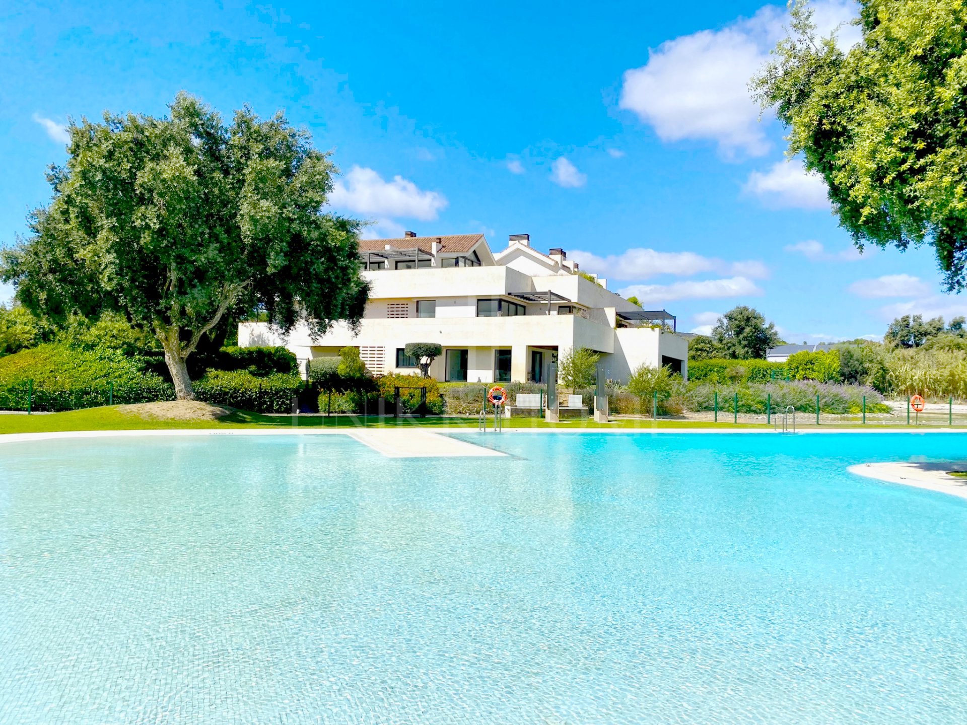 Duplex de Alta Gama con Basement de Ocio y Garaje para 6 Coches en Hacienda de Valderrama, Sotogrande
