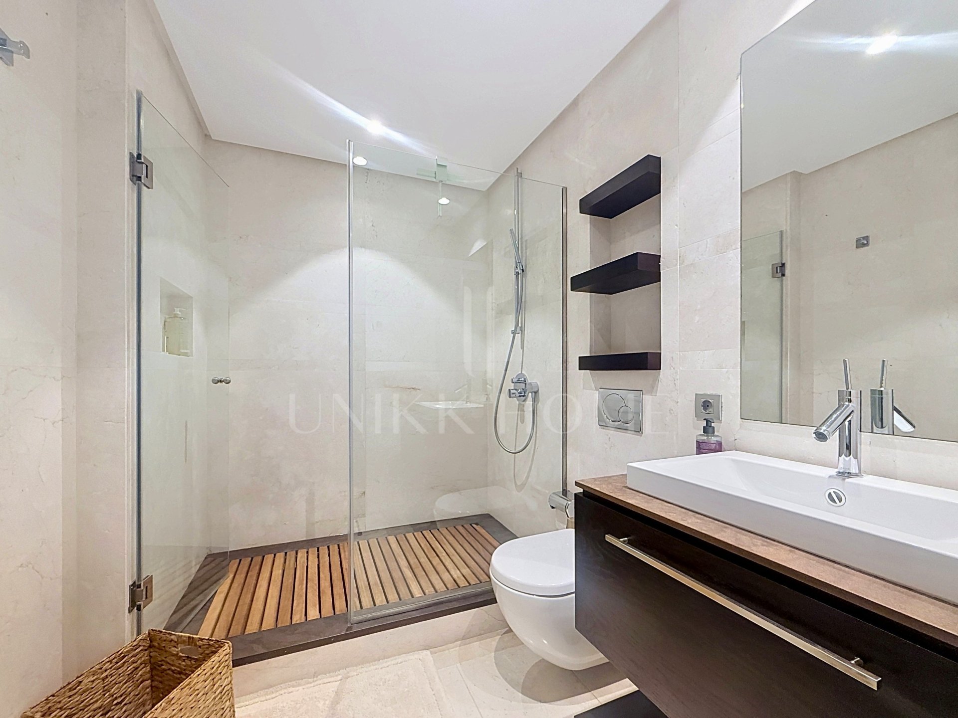 Duplex de Alta Gama con Basement de Ocio y Garaje para 6 Coches en Hacienda de Valderrama, Sotogrande
