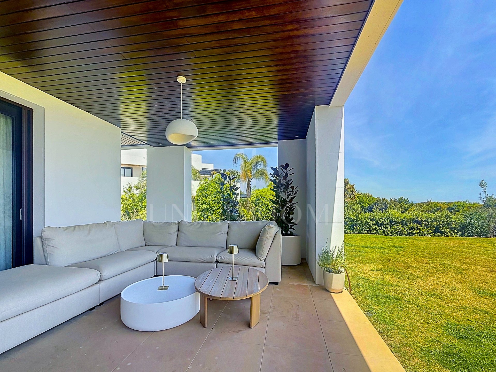 Duplex de Alta Gama con Basement de Ocio y Garaje para 6 Coches en Hacienda de Valderrama, Sotogrande