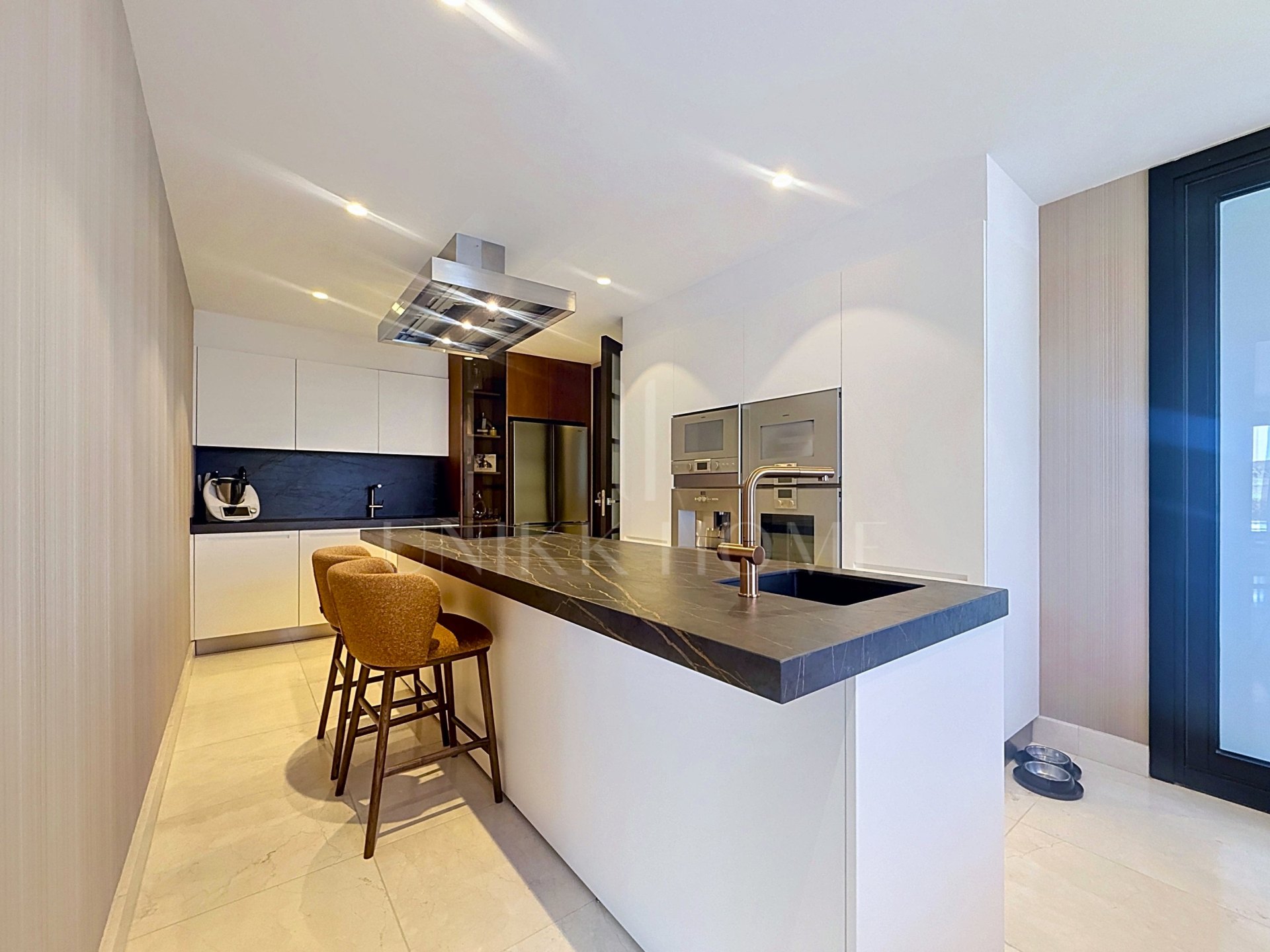 Duplex de Alta Gama con Basement de Ocio y Garaje para 6 Coches en Hacienda de Valderrama, Sotogrande