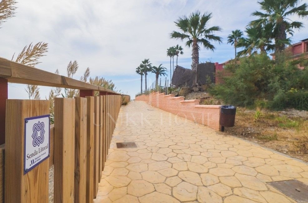 3-BEDROOM TOWNHOUSE BY THE SEA – BAHÍA ESTEPONA