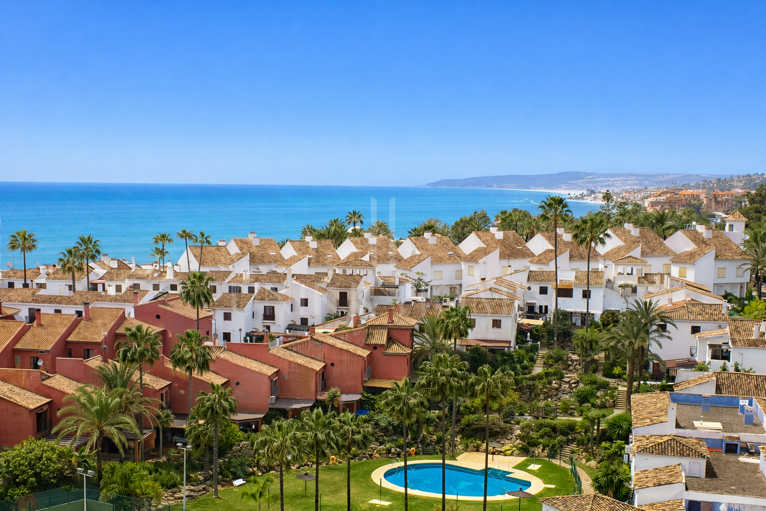 3-BEDROOM TOWNHOUSE BY THE SEA – BAHÍA ESTEPONA