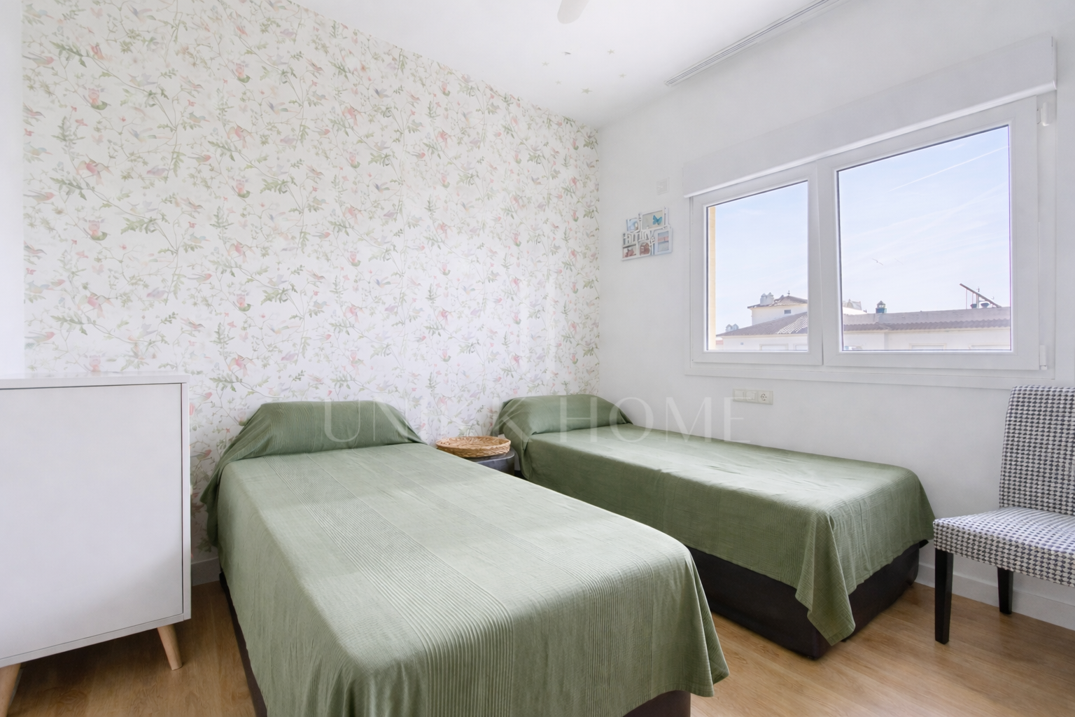 SELECT PENTHOUSE WITH PANORAMIC AND SEA VIEWS IN CENTRAL LOCATION - ESTEPONA