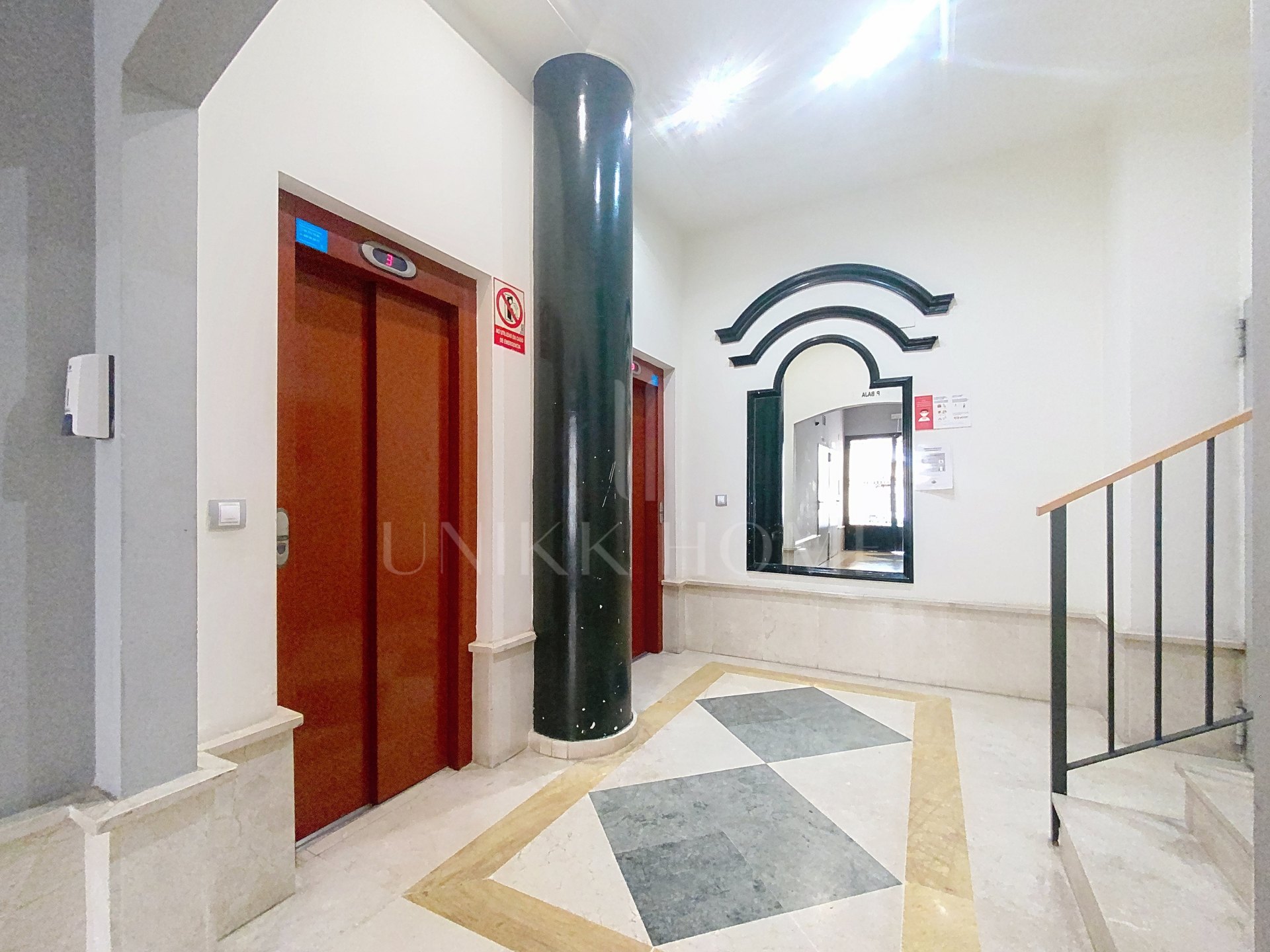 SELECT PENTHOUSE WITH PANORAMIC AND SEA VIEWS IN CENTRAL LOCATION - ESTEPONA