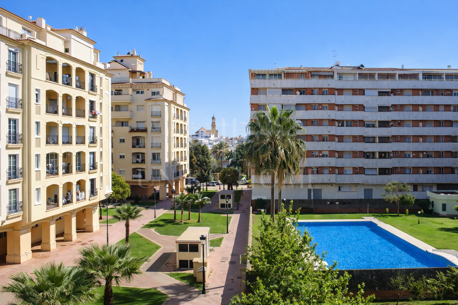 SELECT PENTHOUSE WITH PANORAMIC AND SEA VIEWS IN CENTRAL LOCATION - ESTEPONA