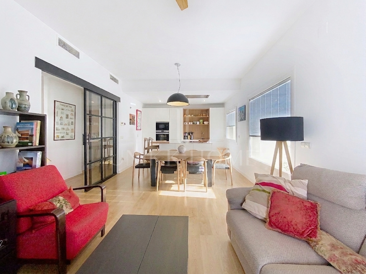 SELECT PENTHOUSE WITH PANORAMIC AND SEA VIEWS IN CENTRAL LOCATION - ESTEPONA