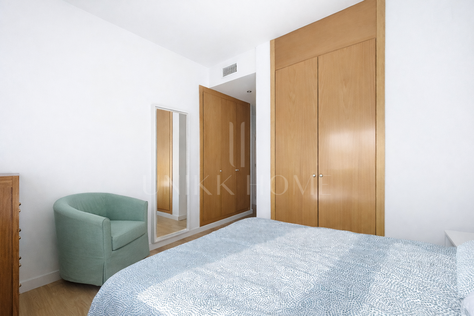 SELECT PENTHOUSE WITH PANORAMIC AND SEA VIEWS IN CENTRAL LOCATION - ESTEPONA