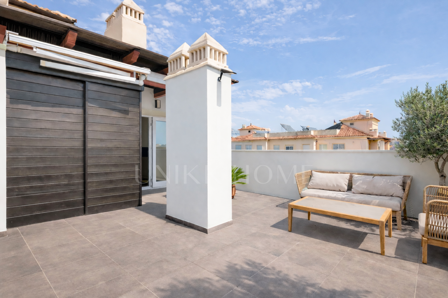 SELECT PENTHOUSE WITH PANORAMIC AND SEA VIEWS IN CENTRAL LOCATION - ESTEPONA