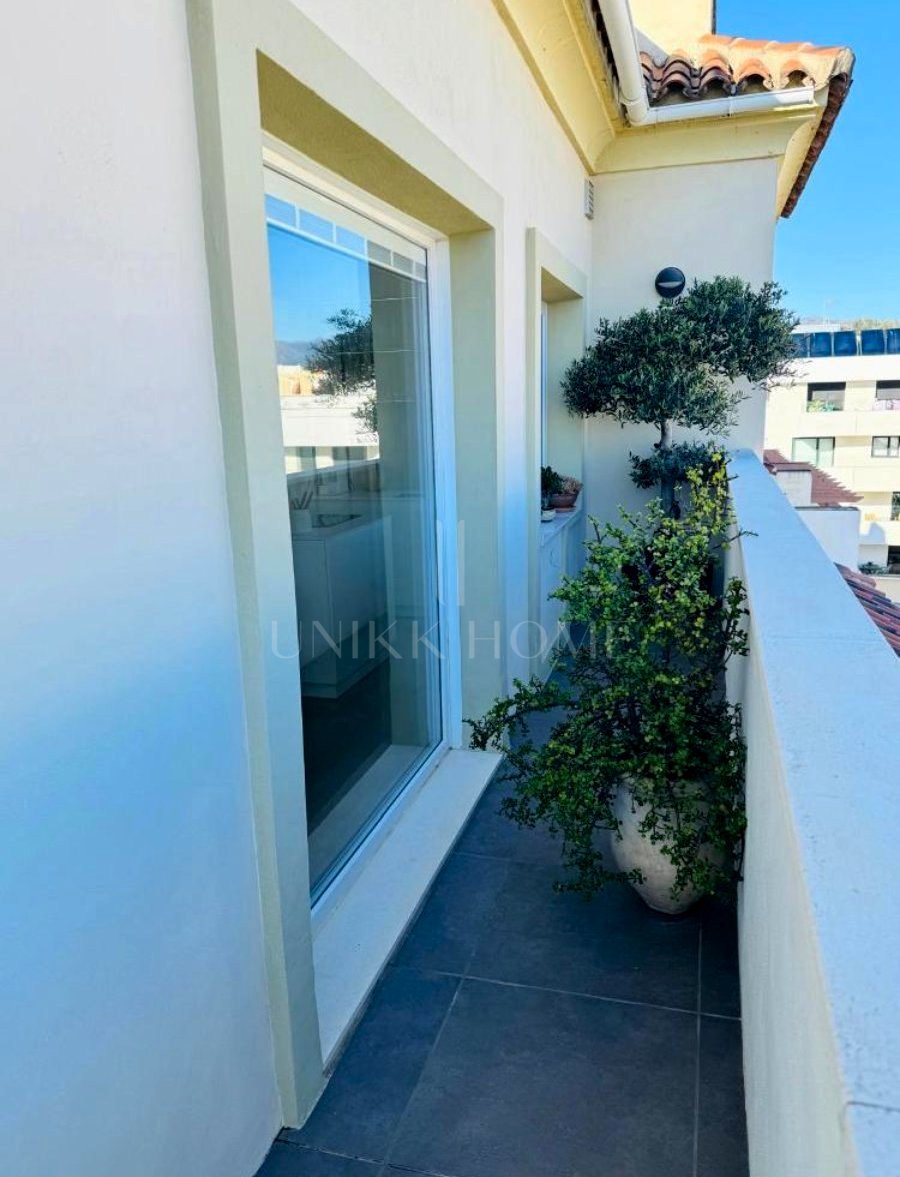 SELECT PENTHOUSE WITH PANORAMIC AND SEA VIEWS IN CENTRAL LOCATION - ESTEPONA