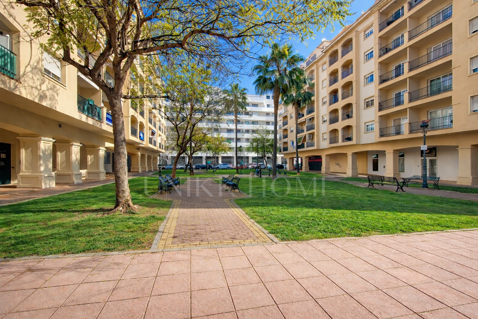 SELECT PENTHOUSE WITH PANORAMIC AND SEA VIEWS IN CENTRAL LOCATION - ESTEPONA