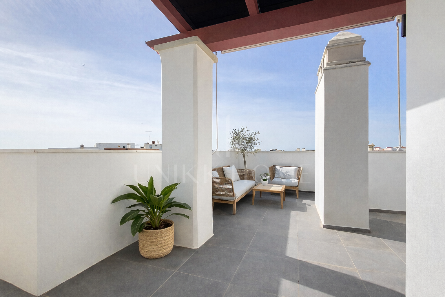 SELECT PENTHOUSE WITH PANORAMIC AND SEA VIEWS IN CENTRAL LOCATION - ESTEPONA