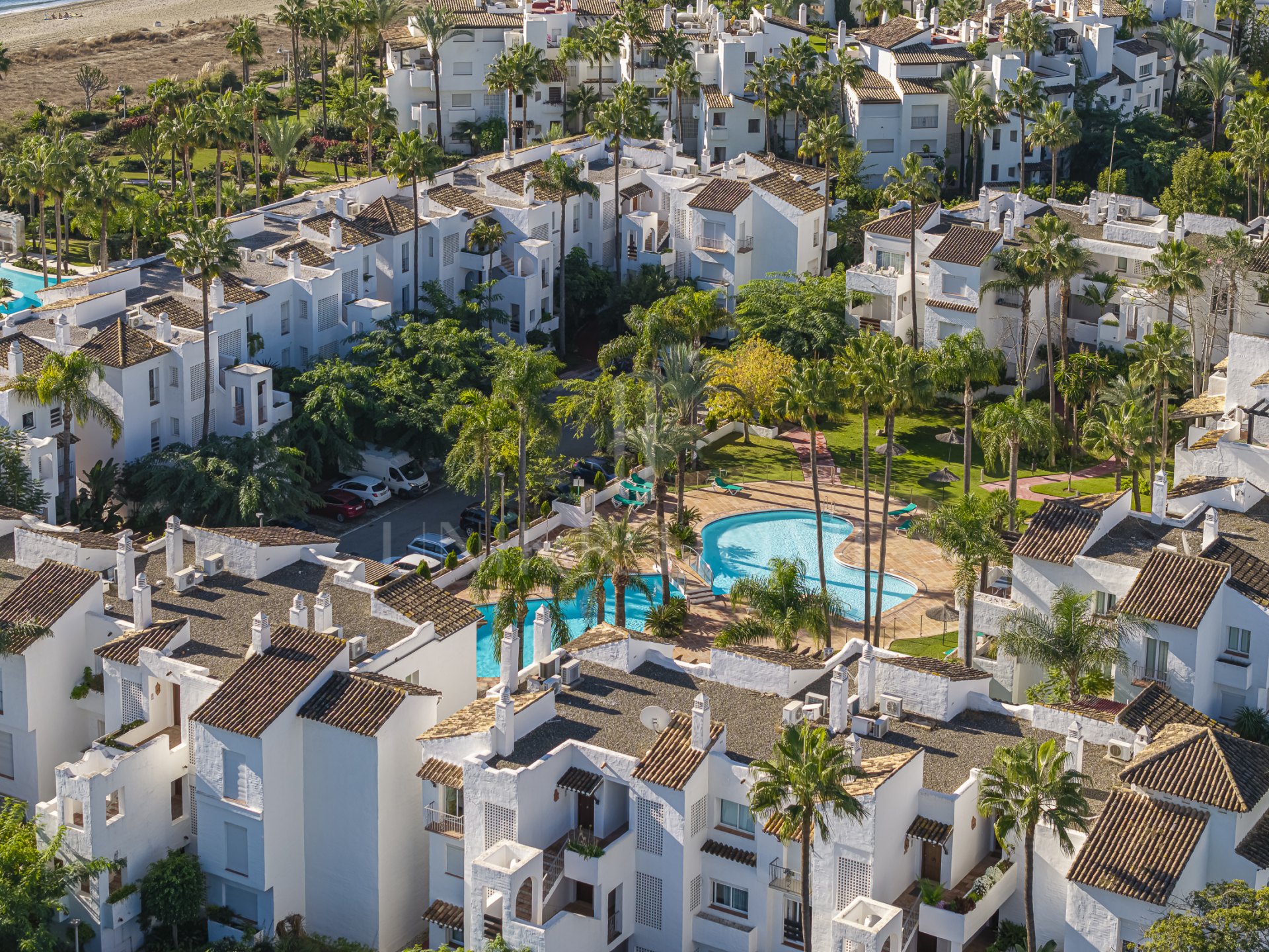 Apartamento de lujo en primera línea de playa en Costalita, Estepona