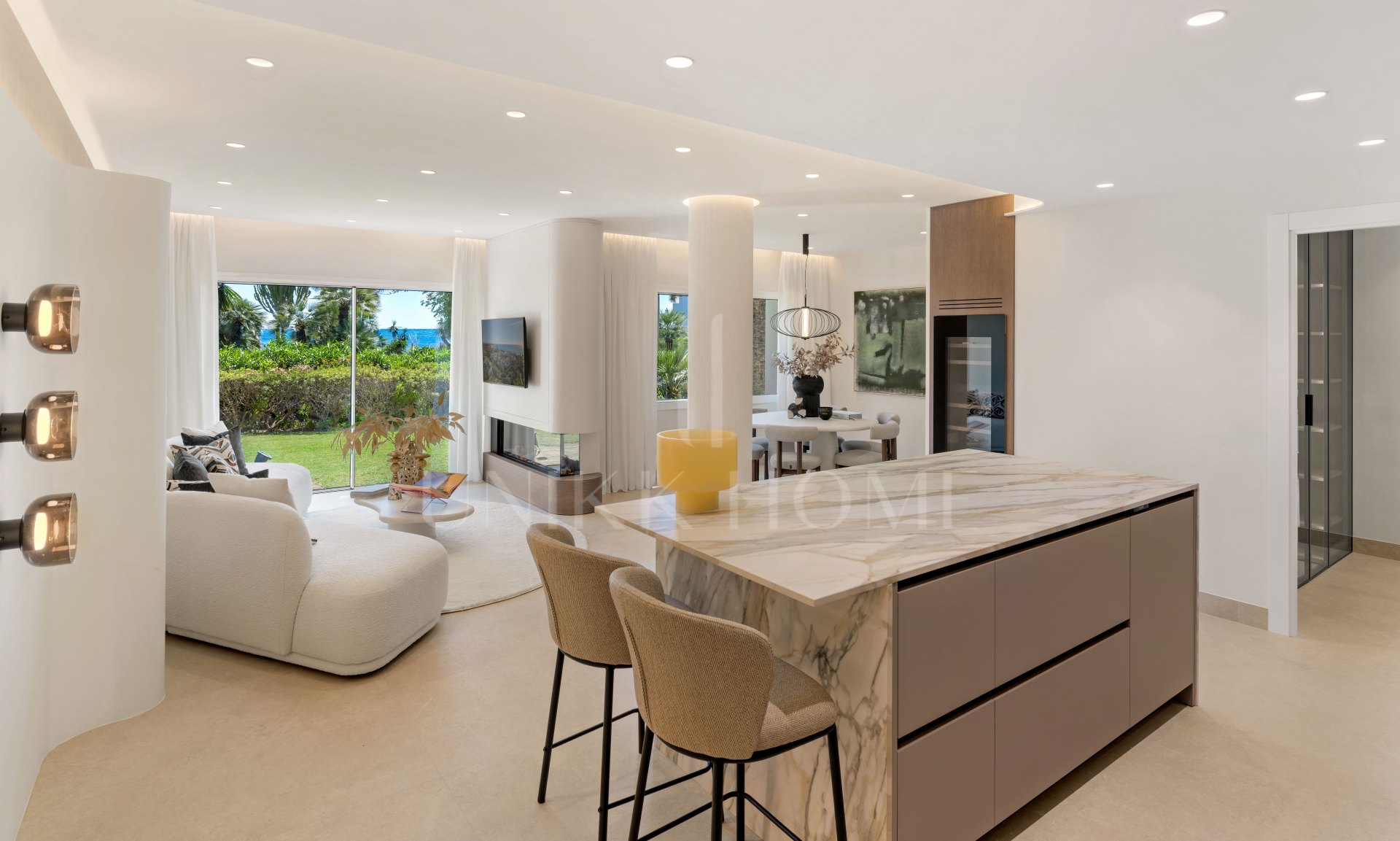 Apartamento de lujo en primera línea de playa en Costalita, Estepona