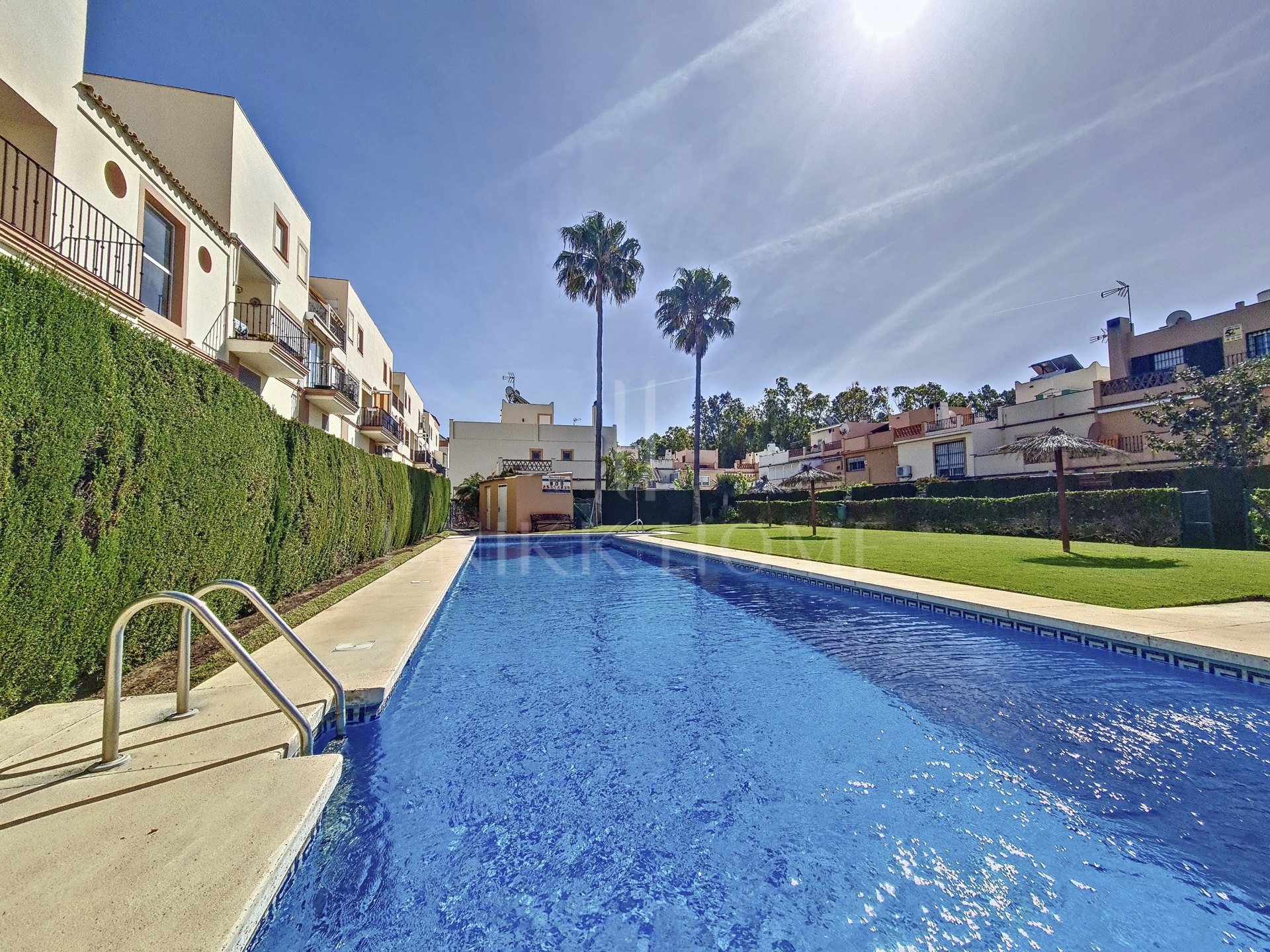 Beautiful townhouse just 100m from the beach in Playa del Ángel, Estepona