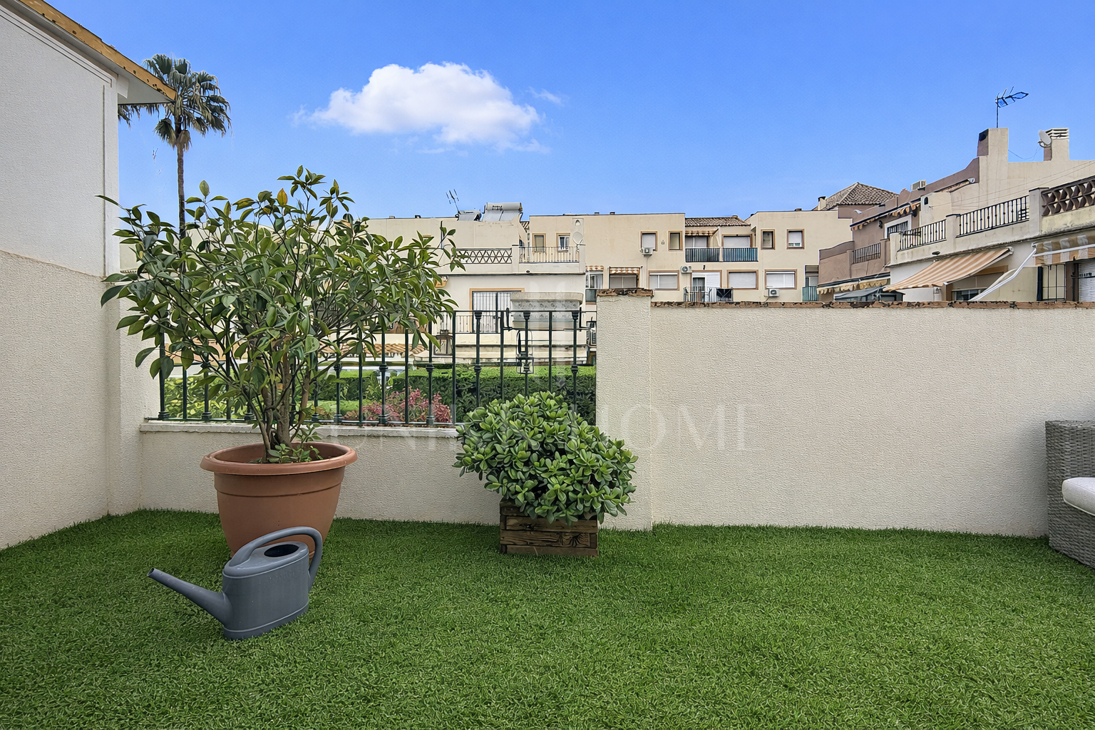 Beautiful townhouse just 100m from the beach in Playa del Ángel, Estepona