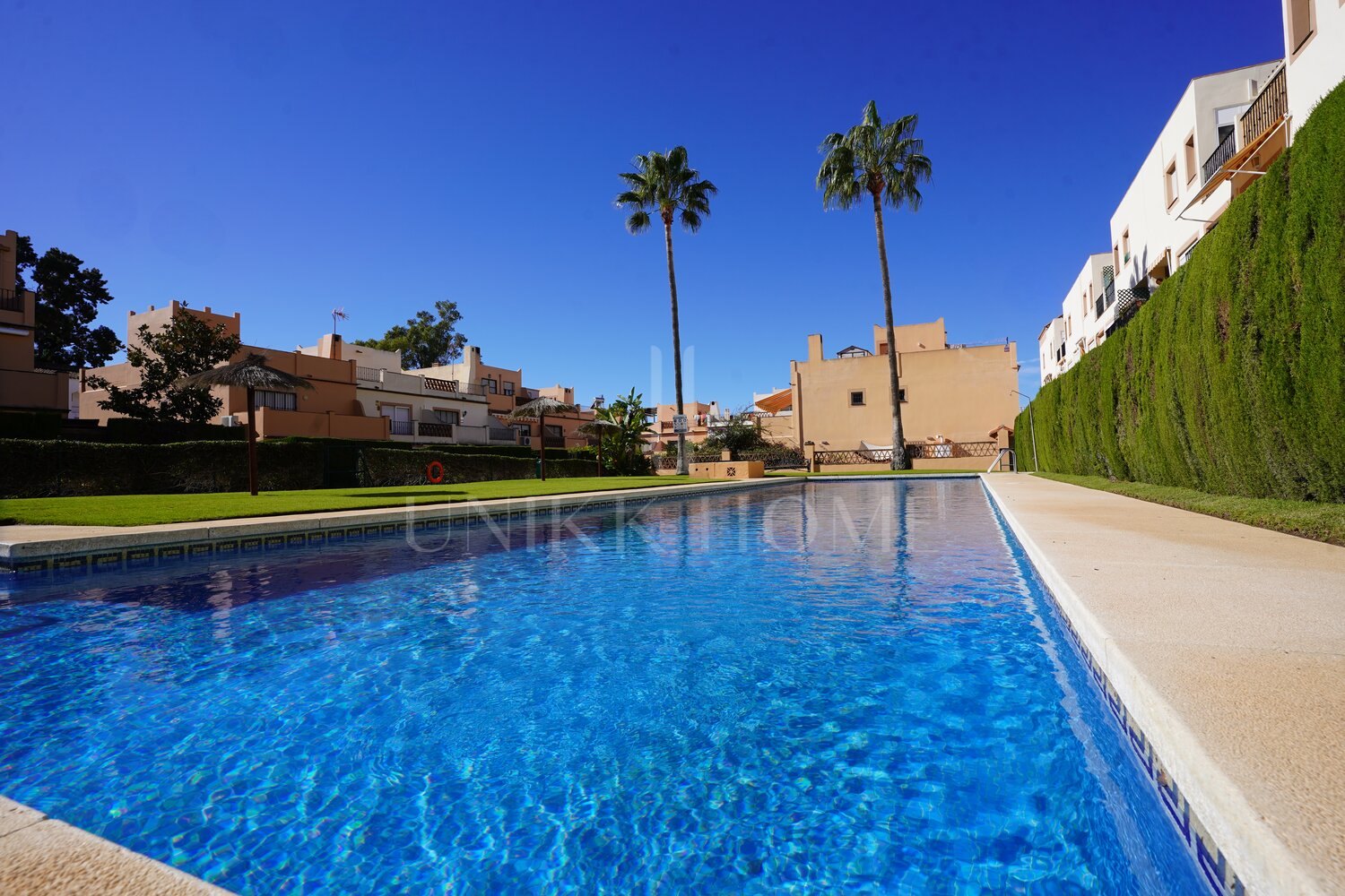 Beautiful townhouse just 100m from the beach in Playa del Ángel, Estepona