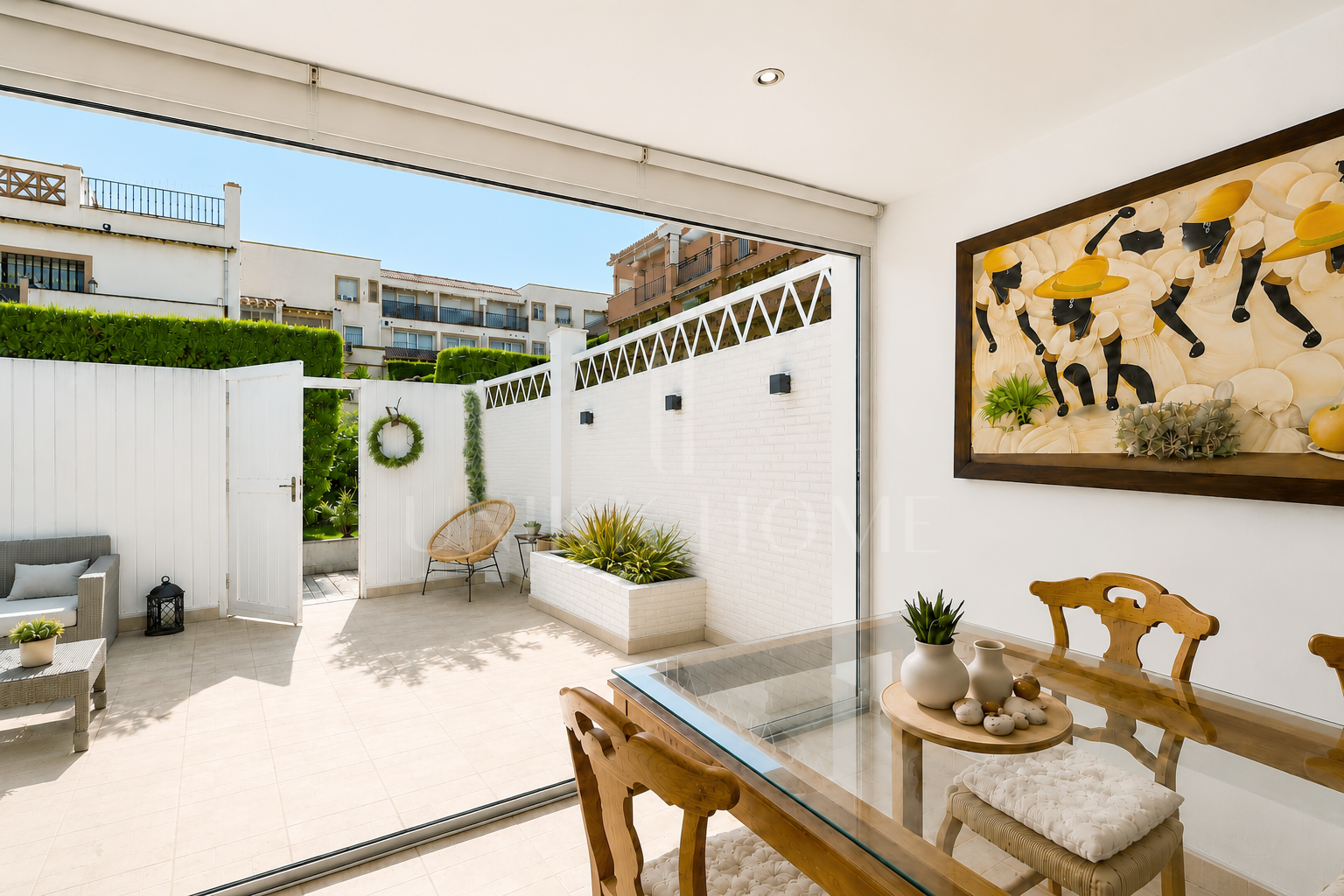 Beautiful townhouse just 100m from the beach in Playa del Ángel, Estepona