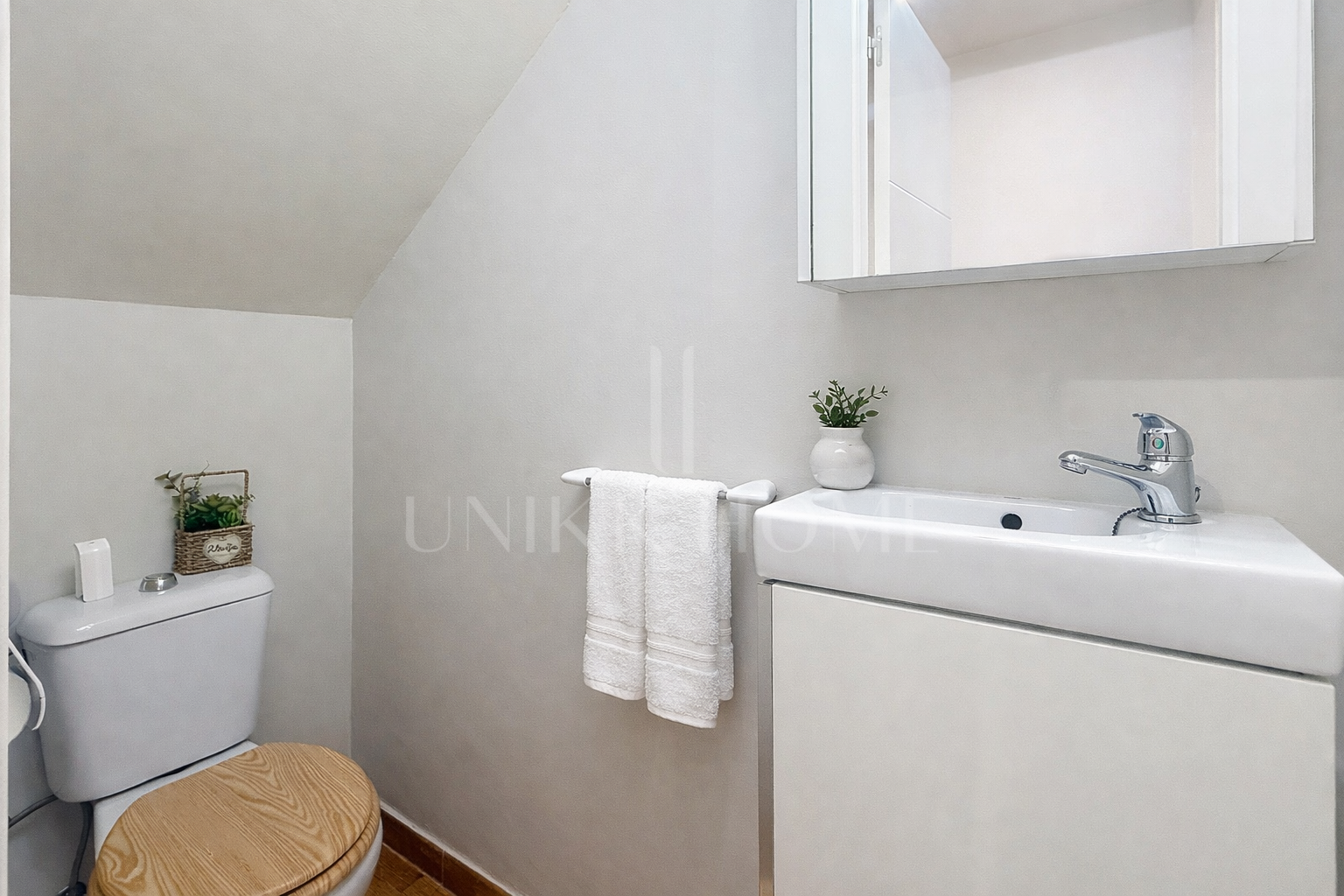 Beautiful townhouse just 100m from the beach in Playa del Ángel, Estepona