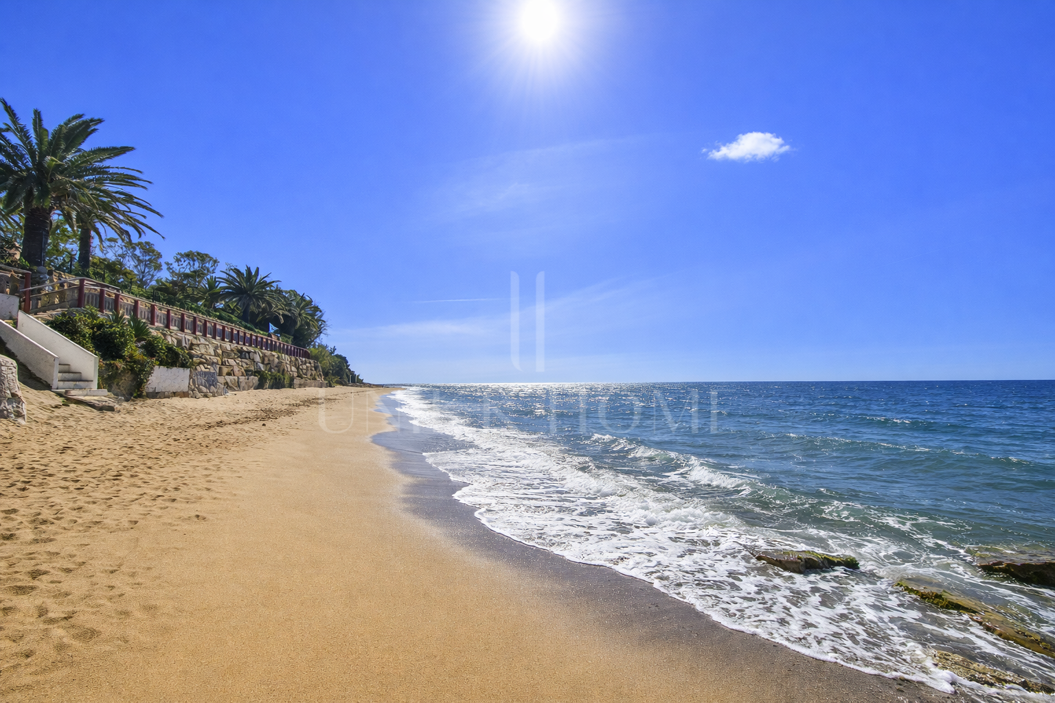 Beautiful townhouse just 100m from the beach in Playa del Ángel, Estepona