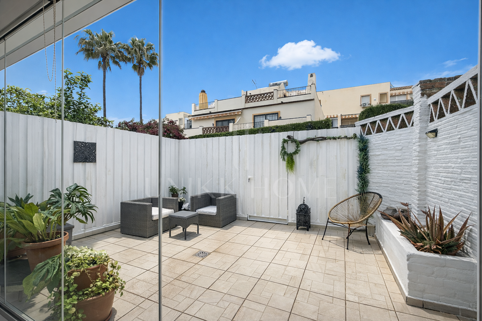 Beautiful townhouse just 100m from the beach in Playa del Ángel, Estepona