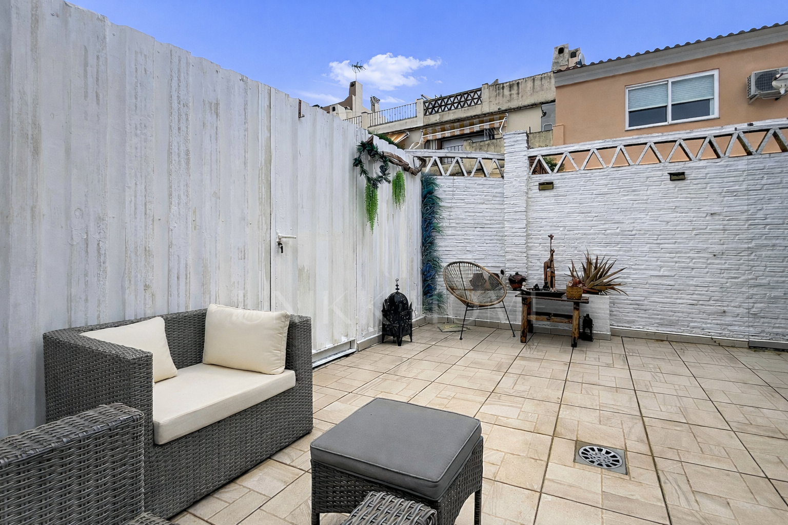 Beautiful townhouse just 100m from the beach in Playa del Ángel, Estepona