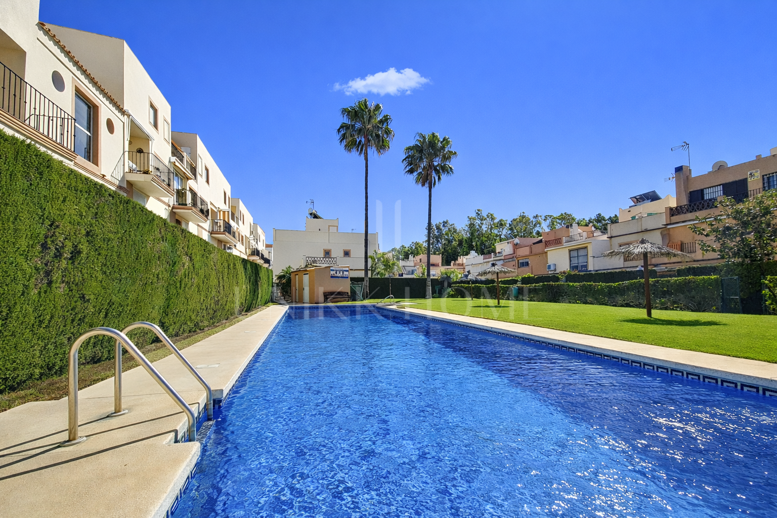 Beautiful townhouse just 100m from the beach in Playa del Ángel, Estepona