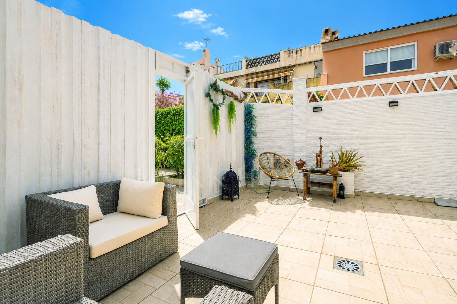 Beautiful townhouse just 100m from the beach in Playa del Ángel, Estepona