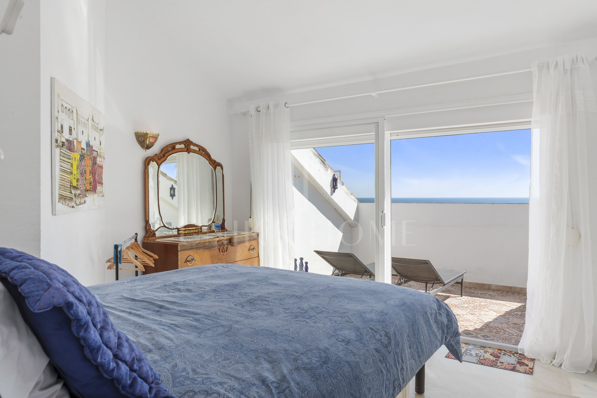 Seafront Townhouse with Direct Beach Access in Bahía Doncella, Estepona