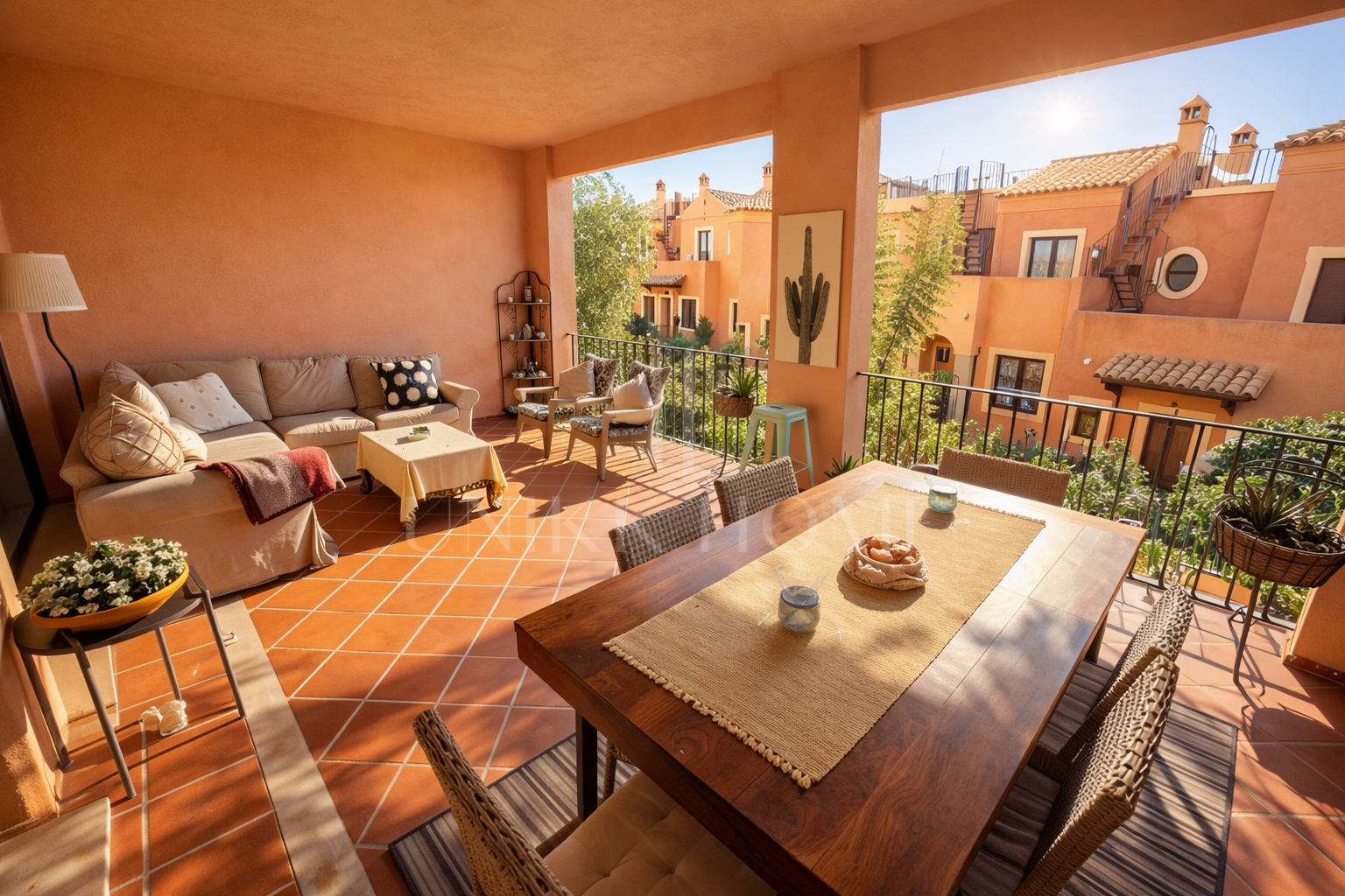 Amplio y Elegante Adosado de Esquina con Garaje Privado – Estepona Oeste – Azata Golf