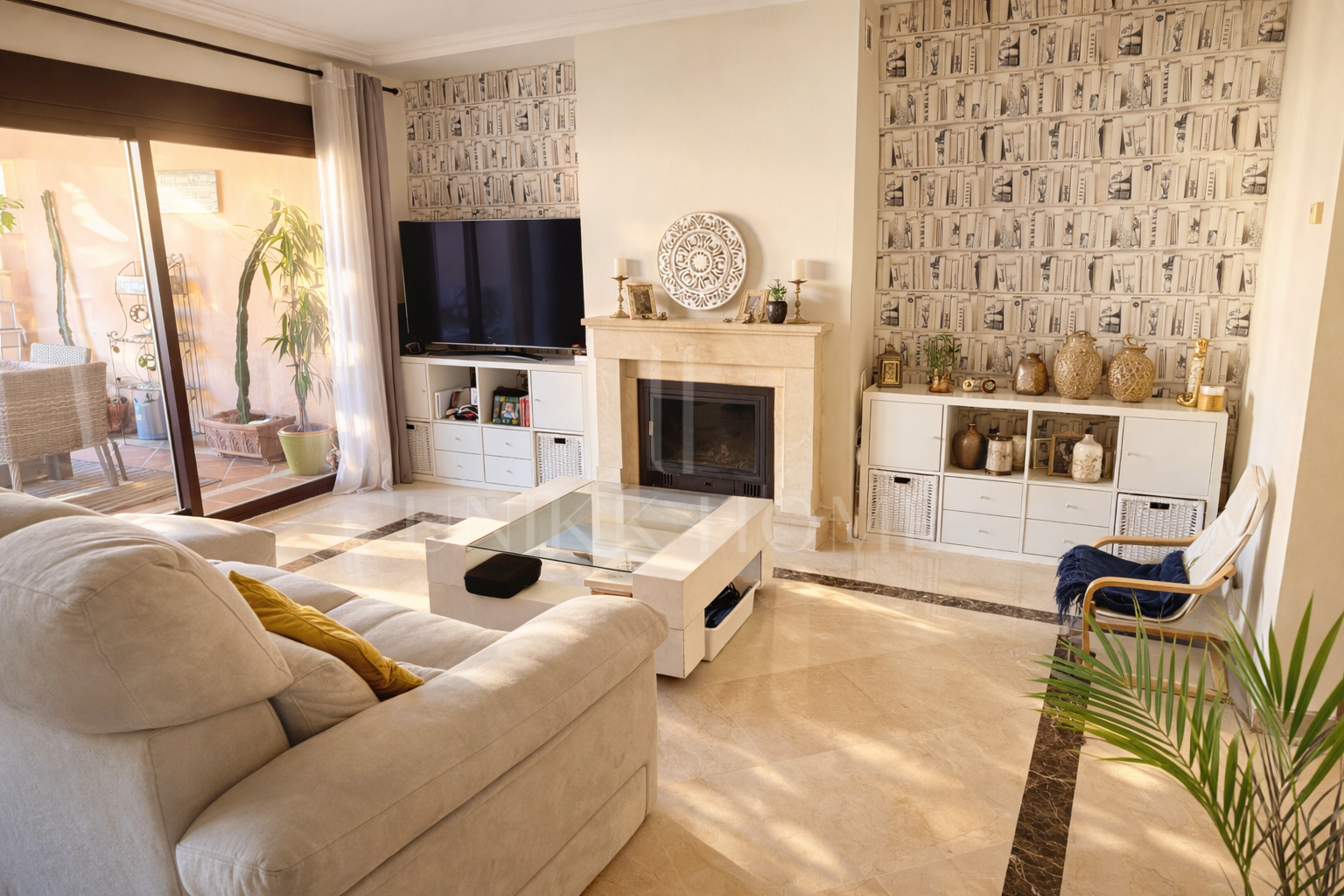 Amplio y Elegante Adosado de Esquina con Garaje Privado – Estepona Oeste – Azata Golf