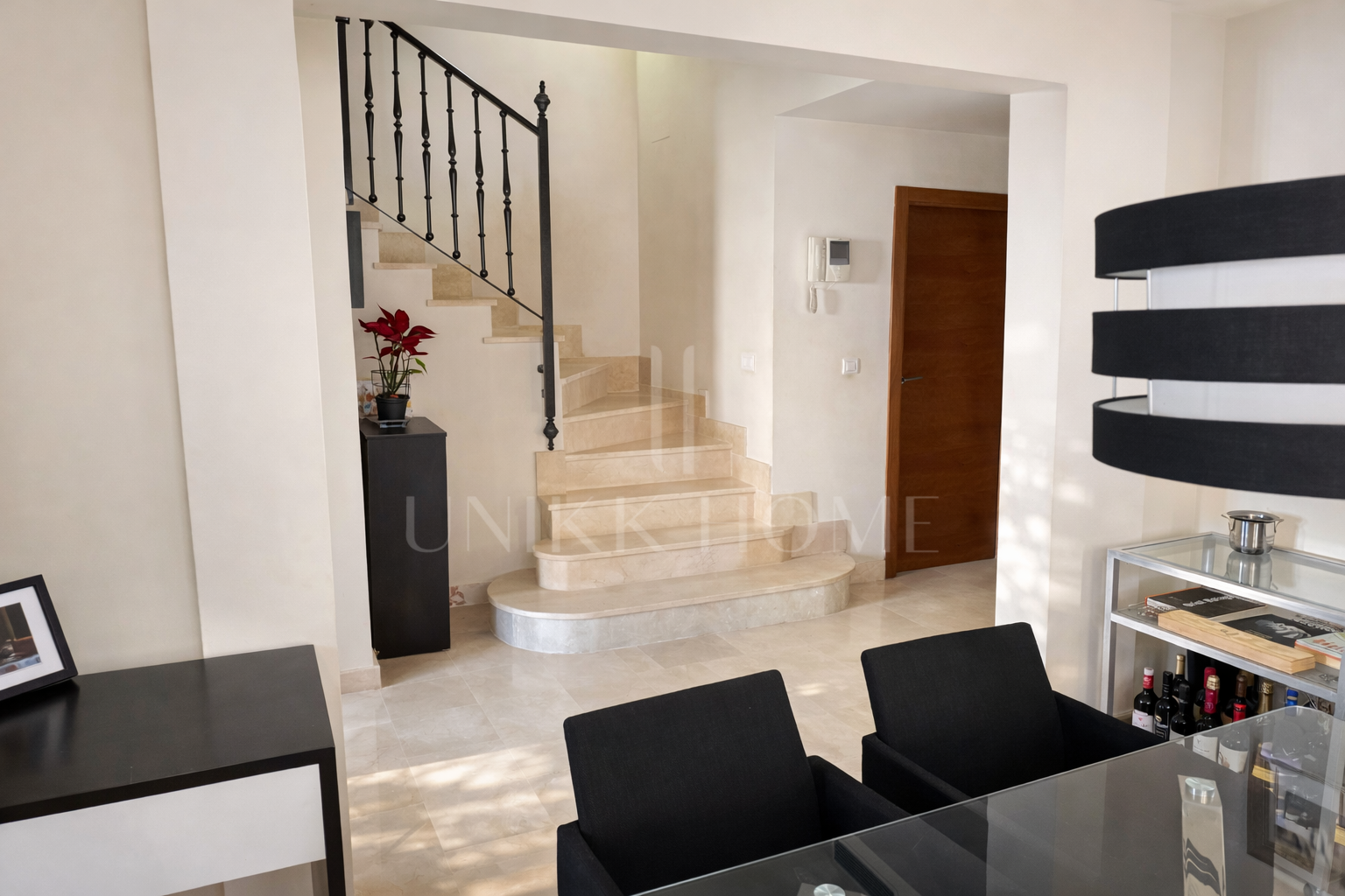 Amplio y Elegante Adosado de Esquina con Garaje Privado – Estepona Oeste – Azata Golf