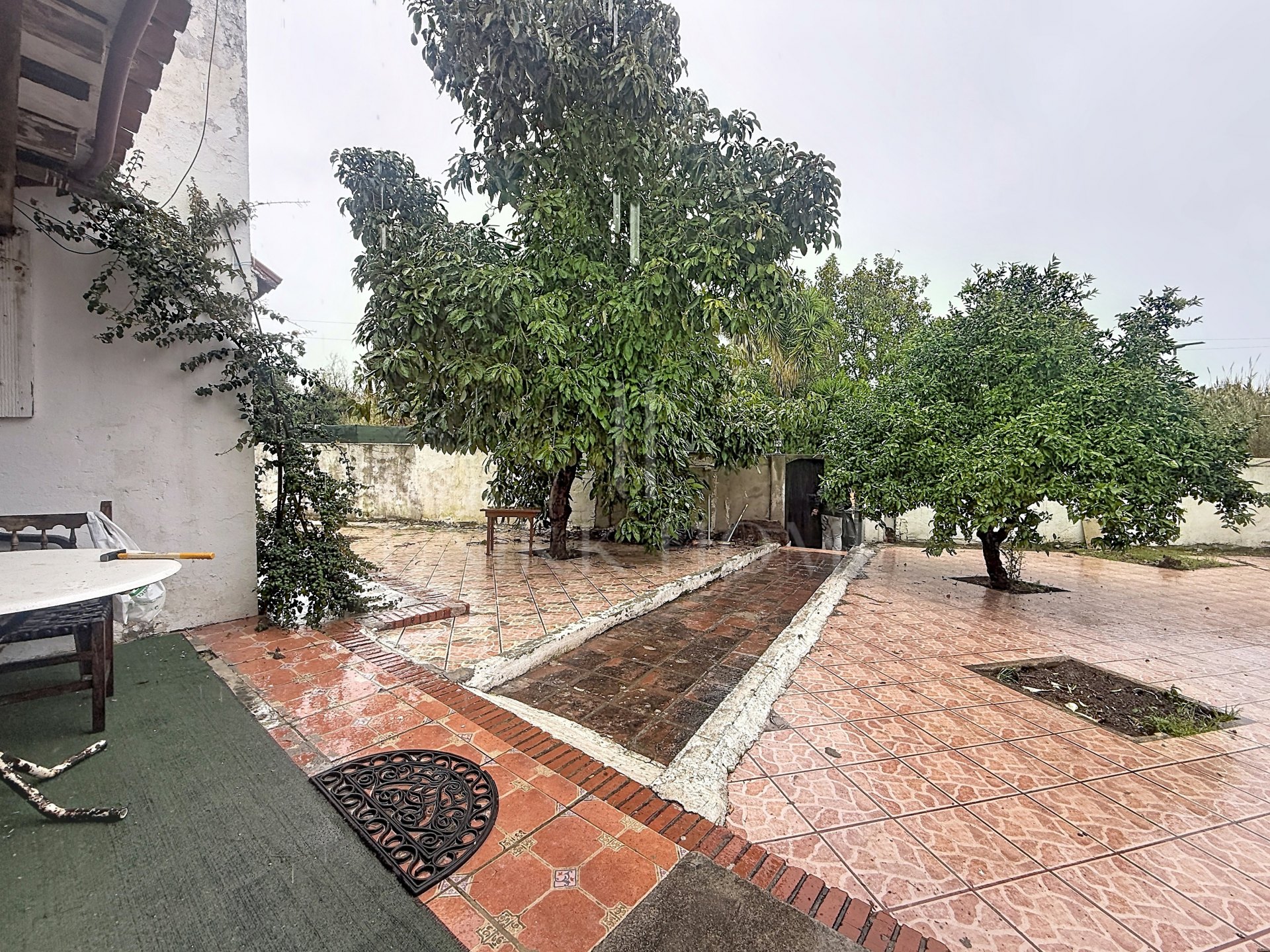 Exclusive beachfront plot to create a luxury villa – New Golden Mile, Estepona