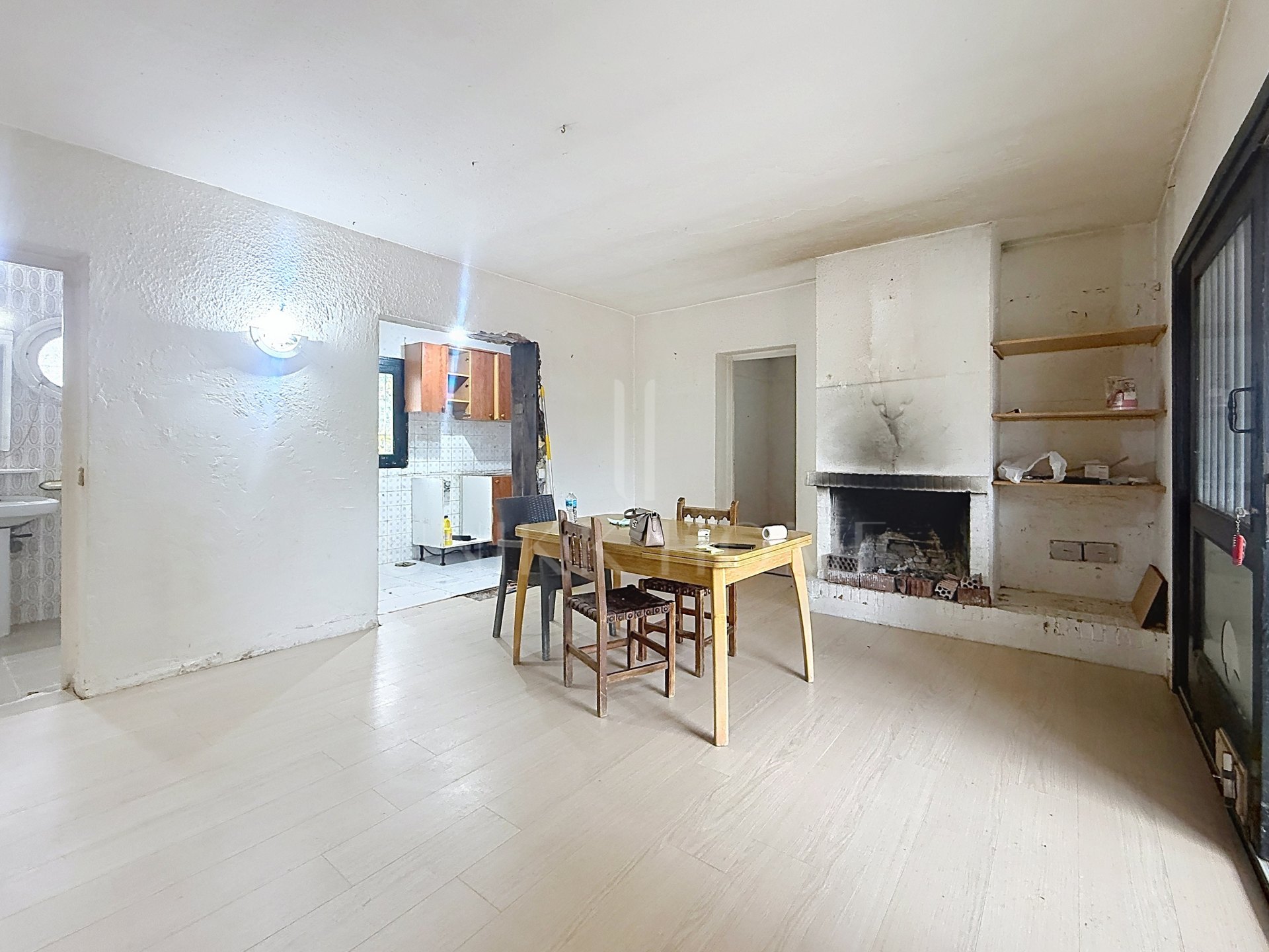 Exclusive beachfront plot to create a luxury villa – New Golden Mile, Estepona