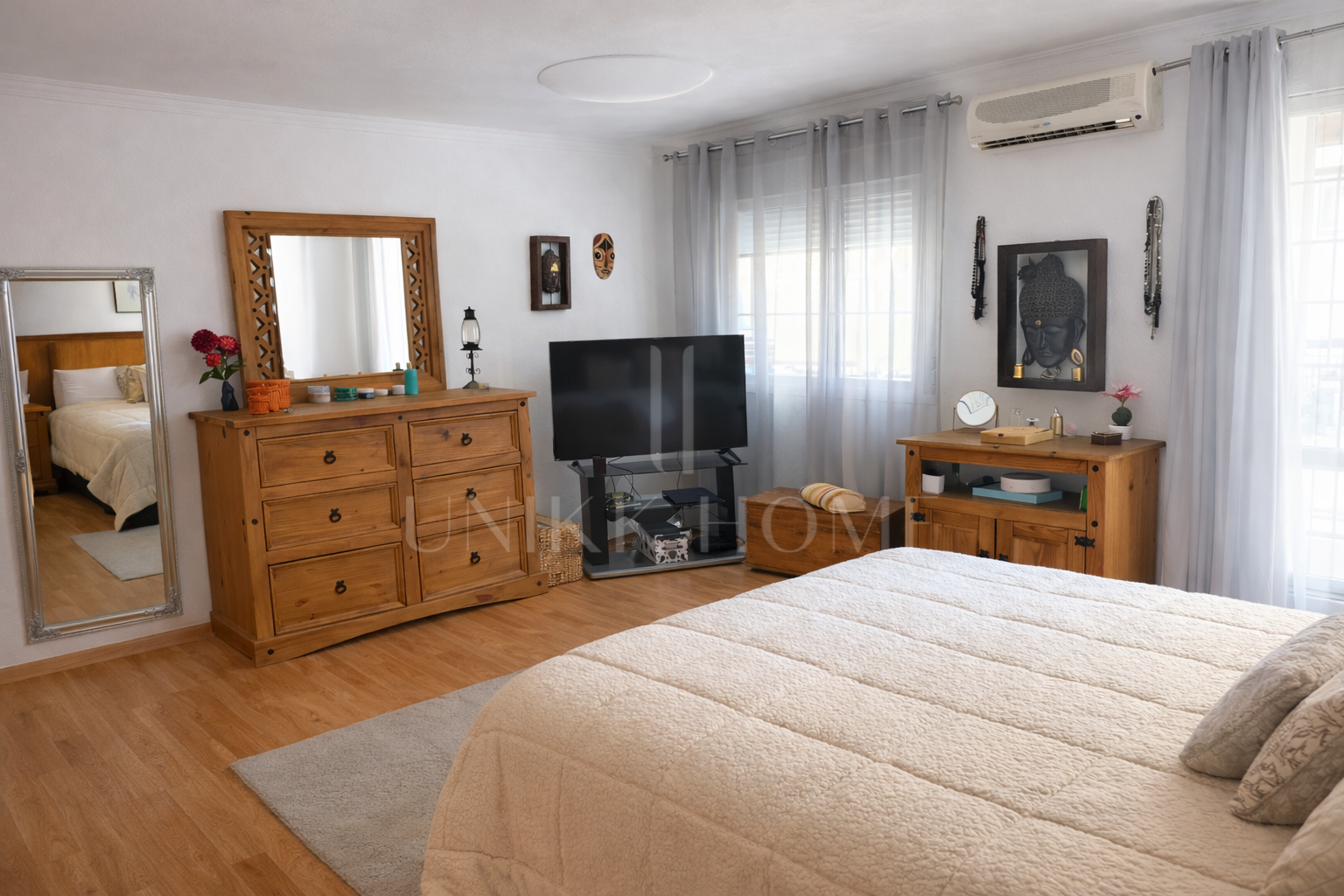 Spacious Apartment with Terrace in Central Estepona – Mar y Sierra Area