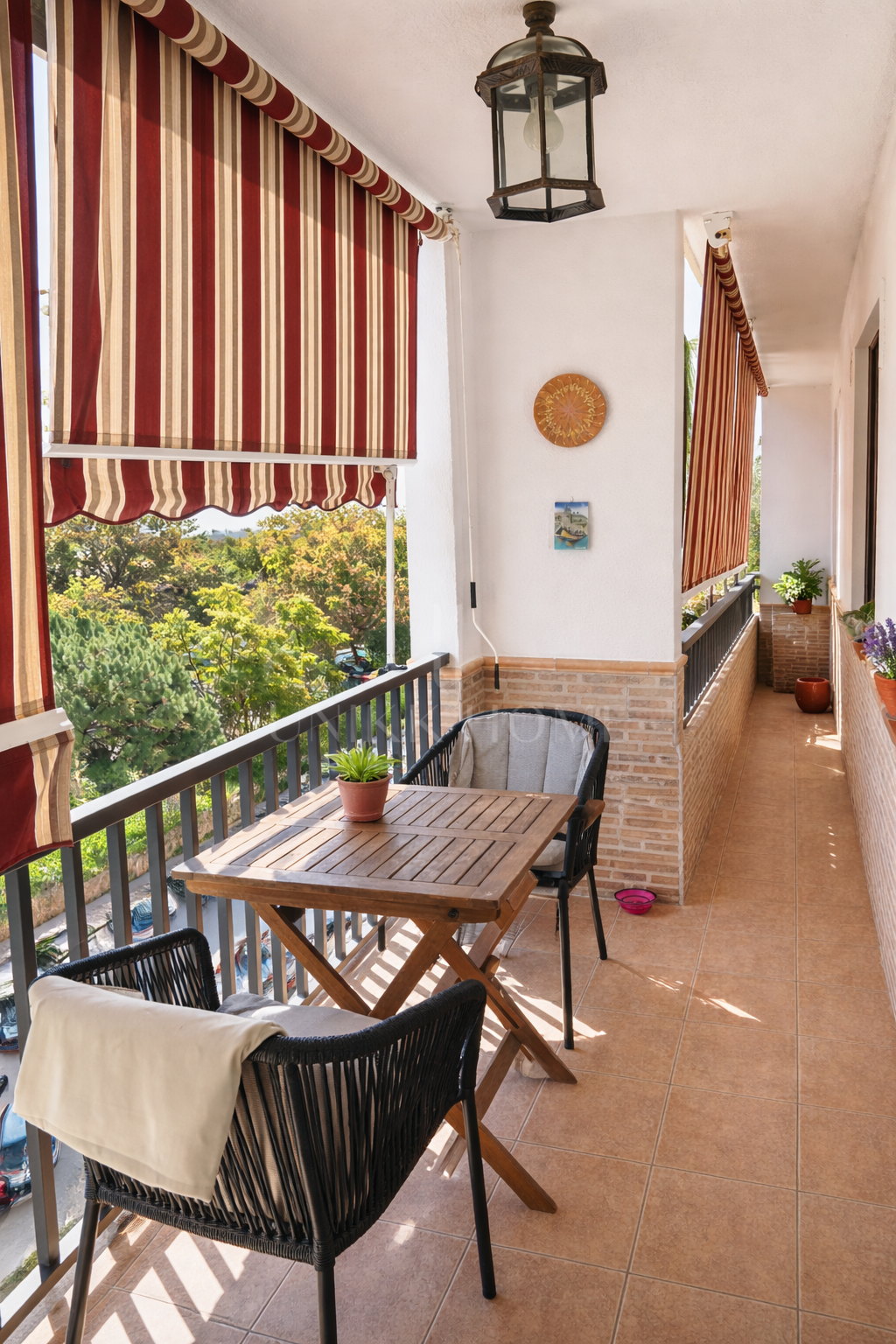 Spacious Apartment with Terrace in Central Estepona – Mar y Sierra Area