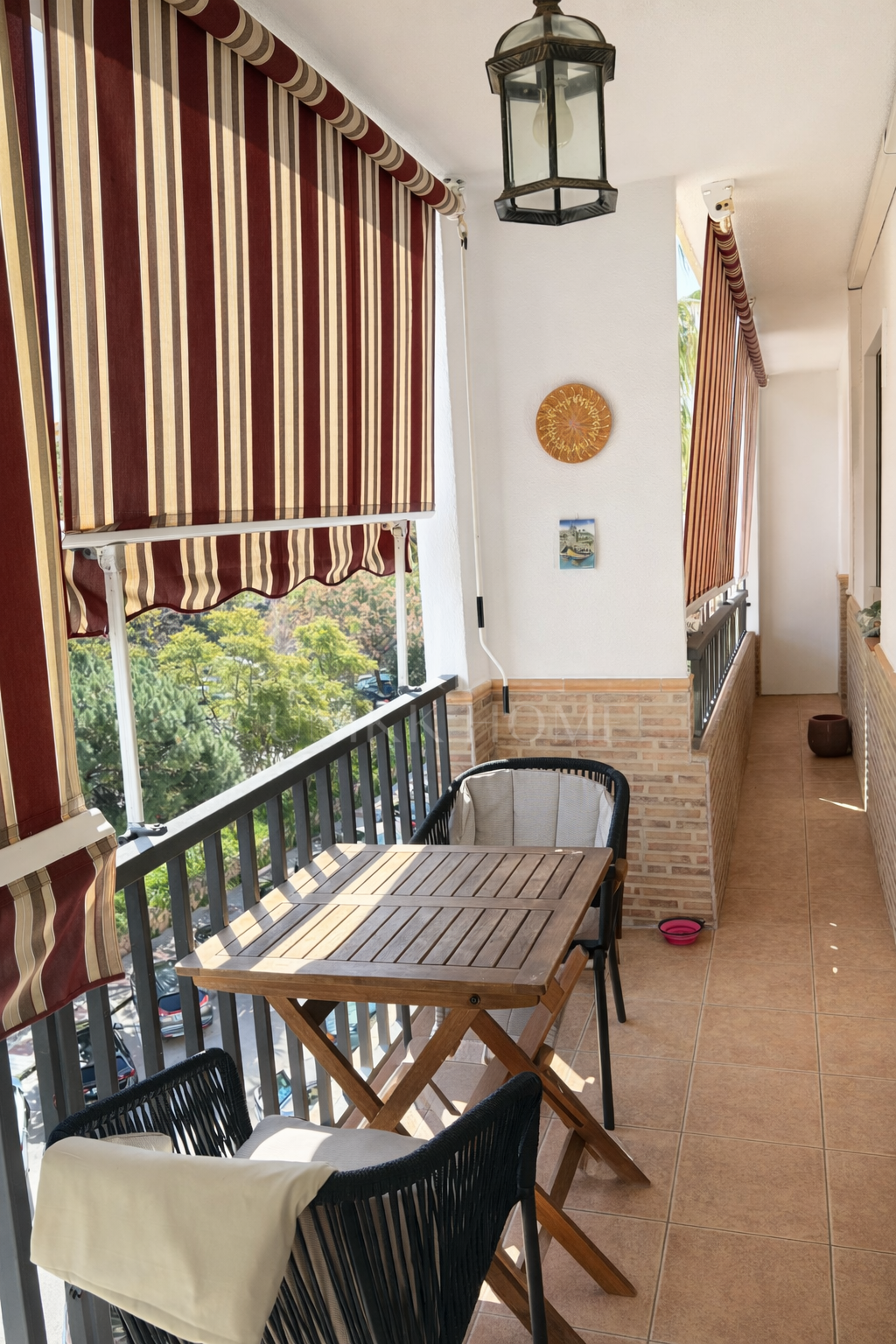 Spacious Apartment with Terrace in Central Estepona – Mar y Sierra Area