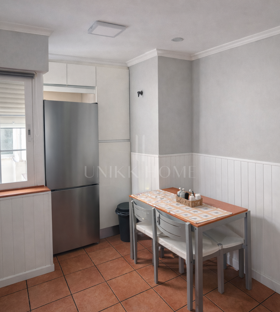 Spacious Apartment with Terrace in Central Estepona – Mar y Sierra Area