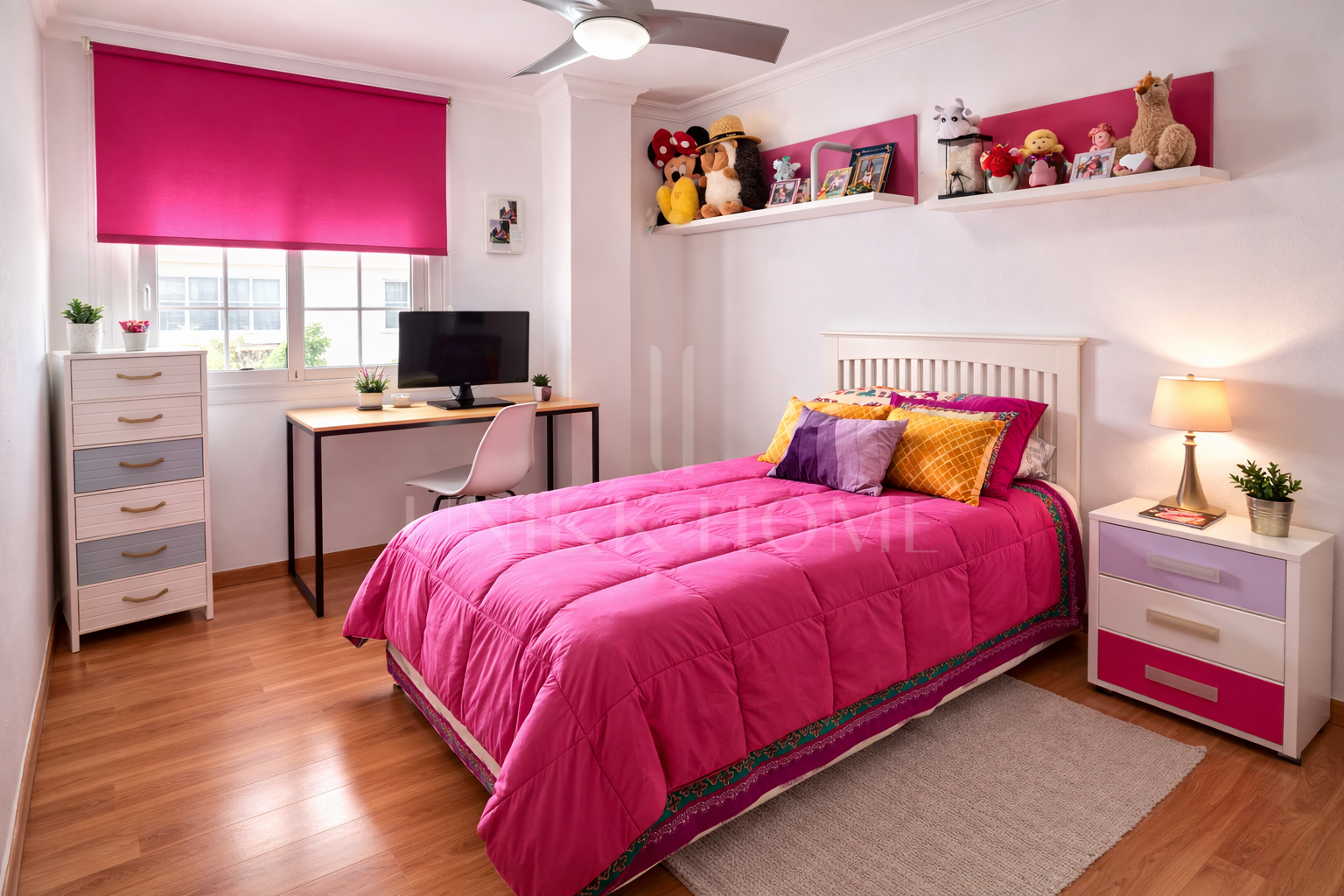 Spacious Apartment with Terrace in Central Estepona – Mar y Sierra Area