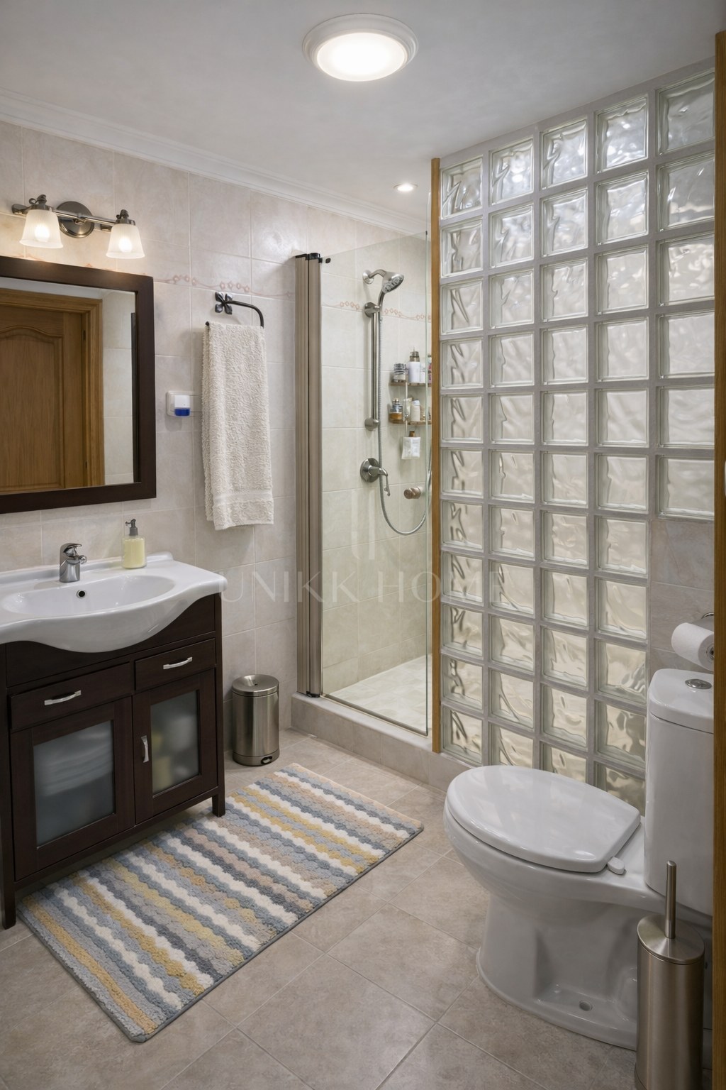 Spacious Apartment with Terrace in Central Estepona – Mar y Sierra Area