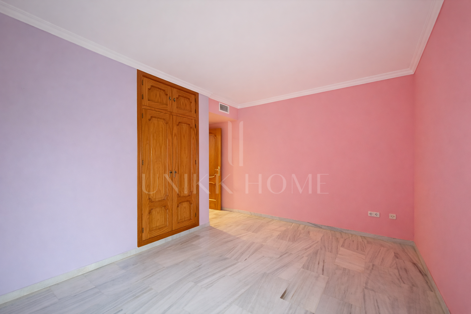 LARGE FAMILY VILLA WITH SPACIOUS PLOT, SWIMMING POOL AND INDEPENDENT APARTMENT IN EL PADRÓN - ESTEPONA