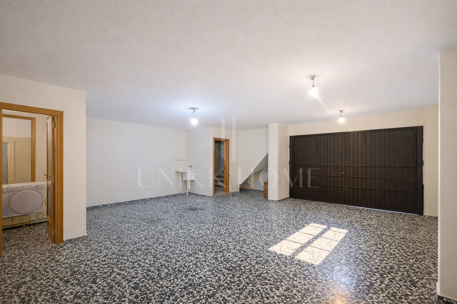 LARGE FAMILY VILLA WITH SPACIOUS PLOT, SWIMMING POOL AND INDEPENDENT APARTMENT IN EL PADRÓN - ESTEPONA