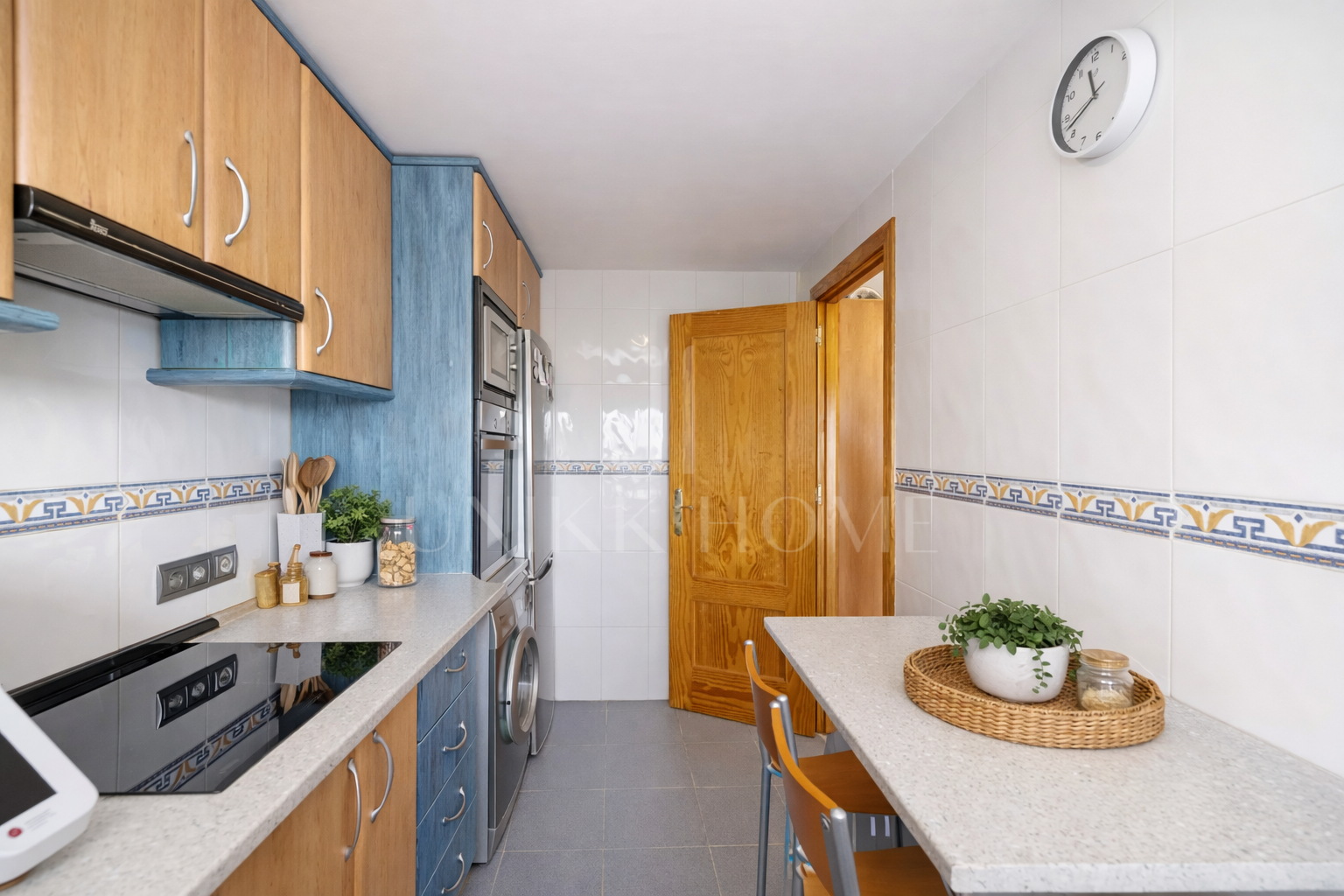 3-Bedroom Duplex with Terrace Near the Beach – Arena Beach, Estepona