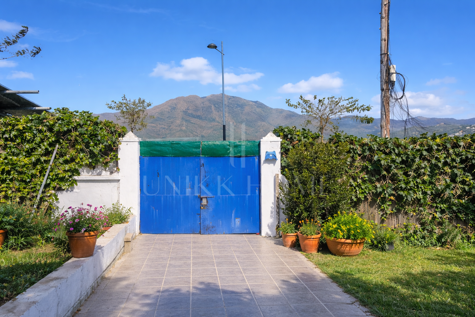 House with 400 m² plot in Las Mesas, Estepona – Excellent investment opportunity