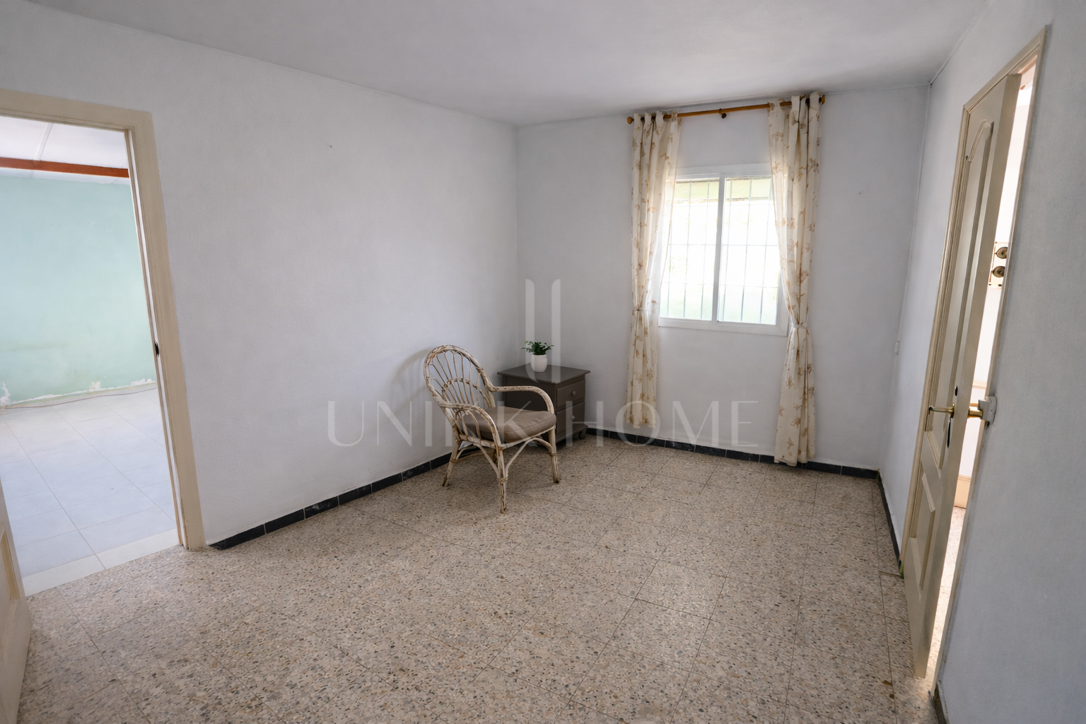 House with 400 m² plot in Las Mesas, Estepona – Excellent investment opportunity