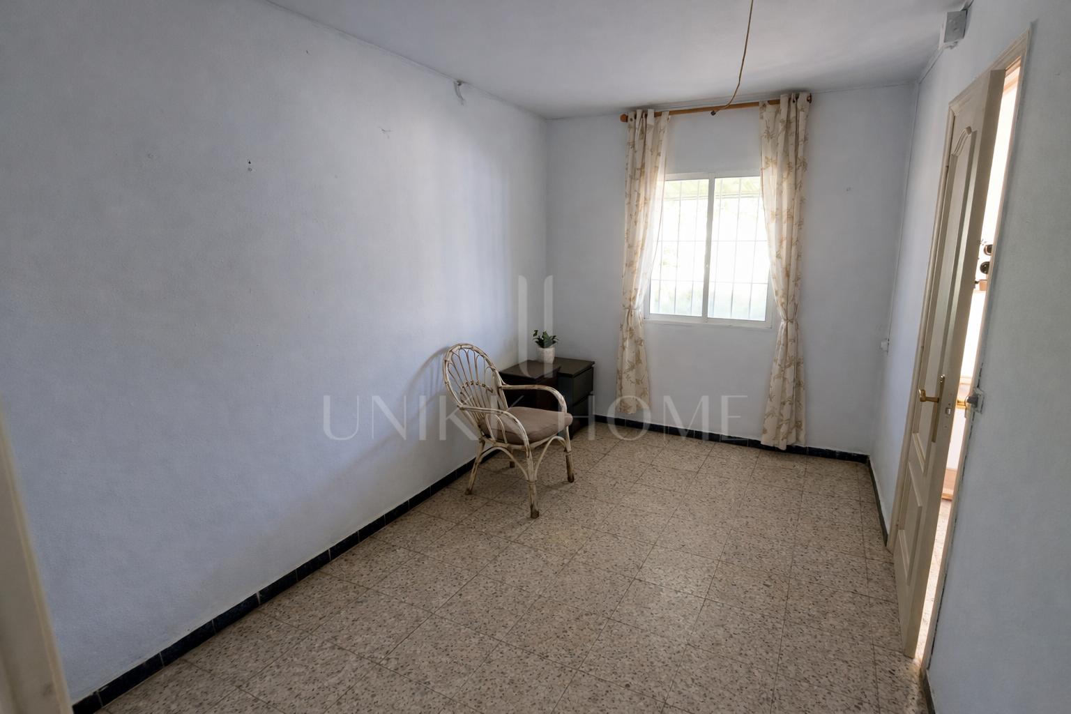 House with 400 m² plot in Las Mesas, Estepona – Excellent investment opportunity