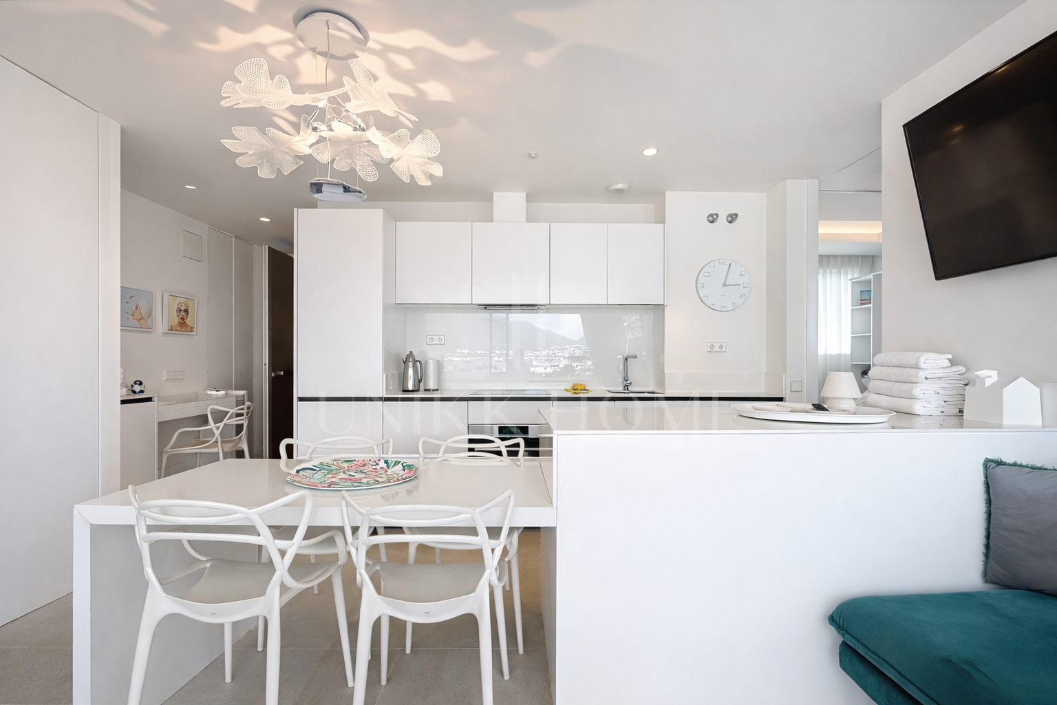 Penthouse in Darya - Modern Development Fronline Sea on the Beach Promenade of Estepona Center