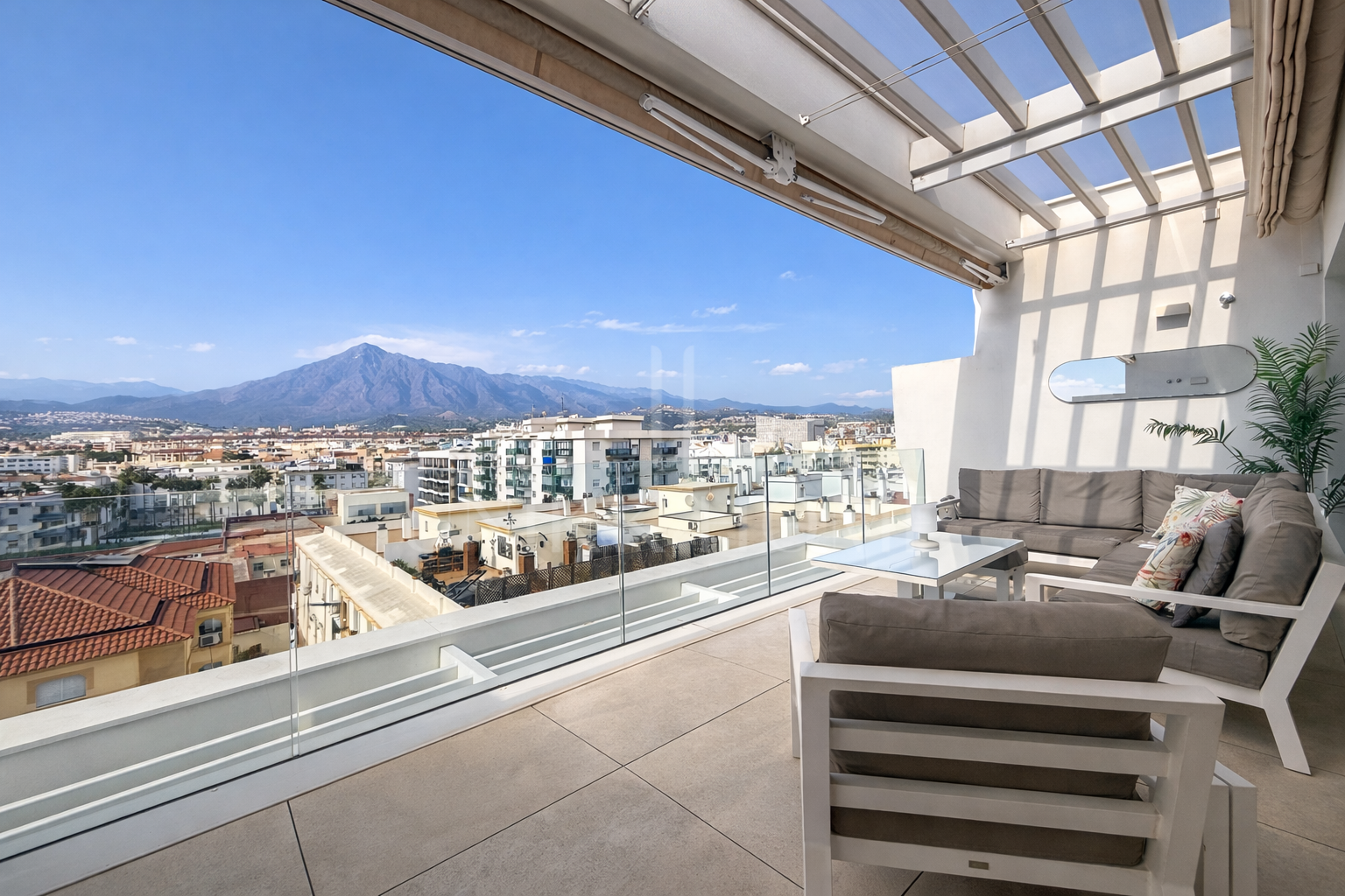 Penthouse in Darya - Modern Development Fronline Sea on the Beach Promenade of Estepona Center