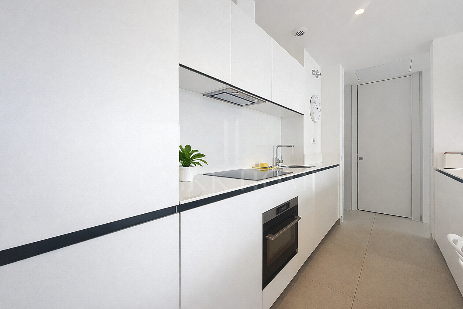 Penthouse in Darya - Modern Development Fronline Sea on the Beach Promenade of Estepona Center